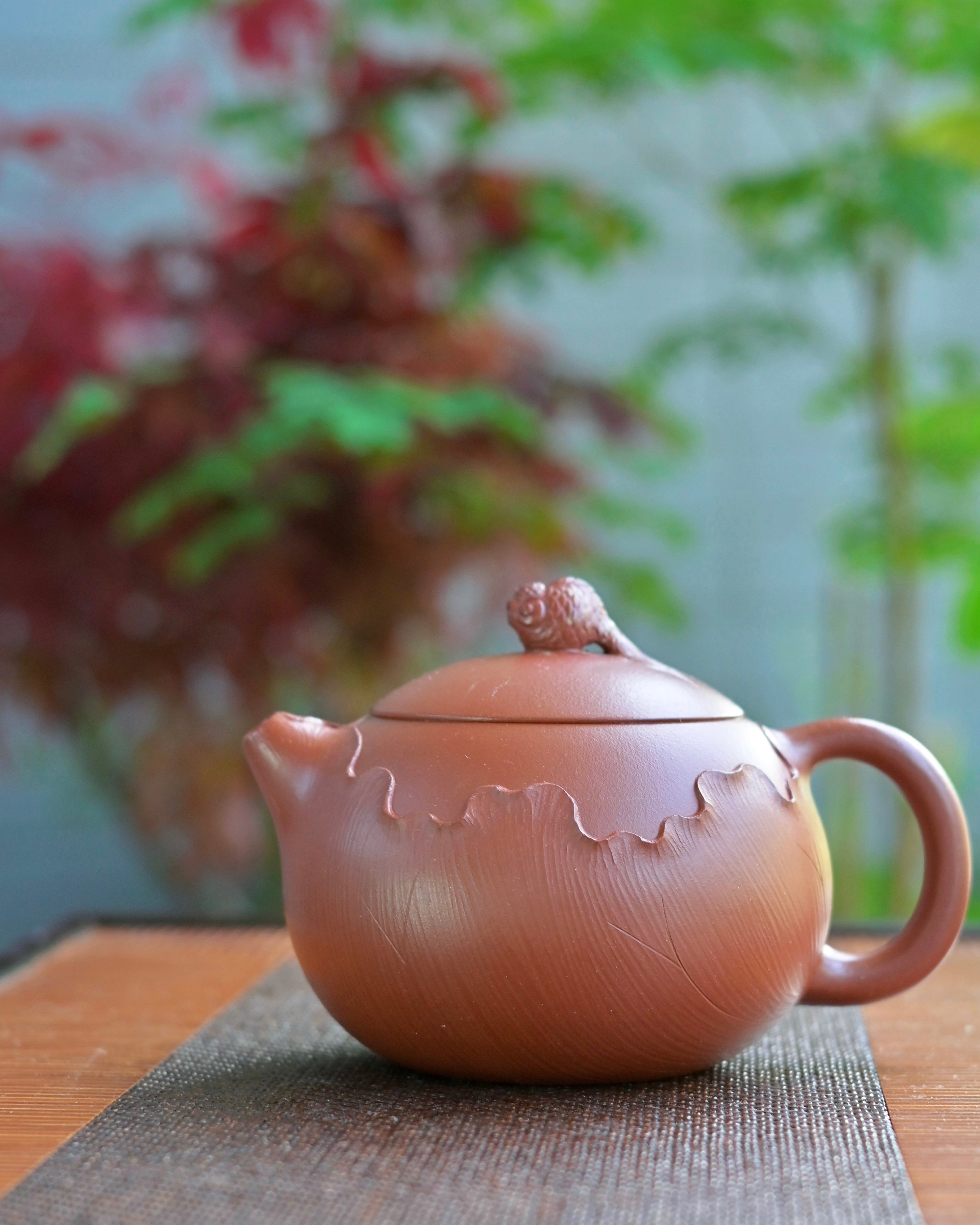 Yixing Zhuni red clay teapot with fine dense particle structure and tight glass-like surface after firing by Kungfuyang