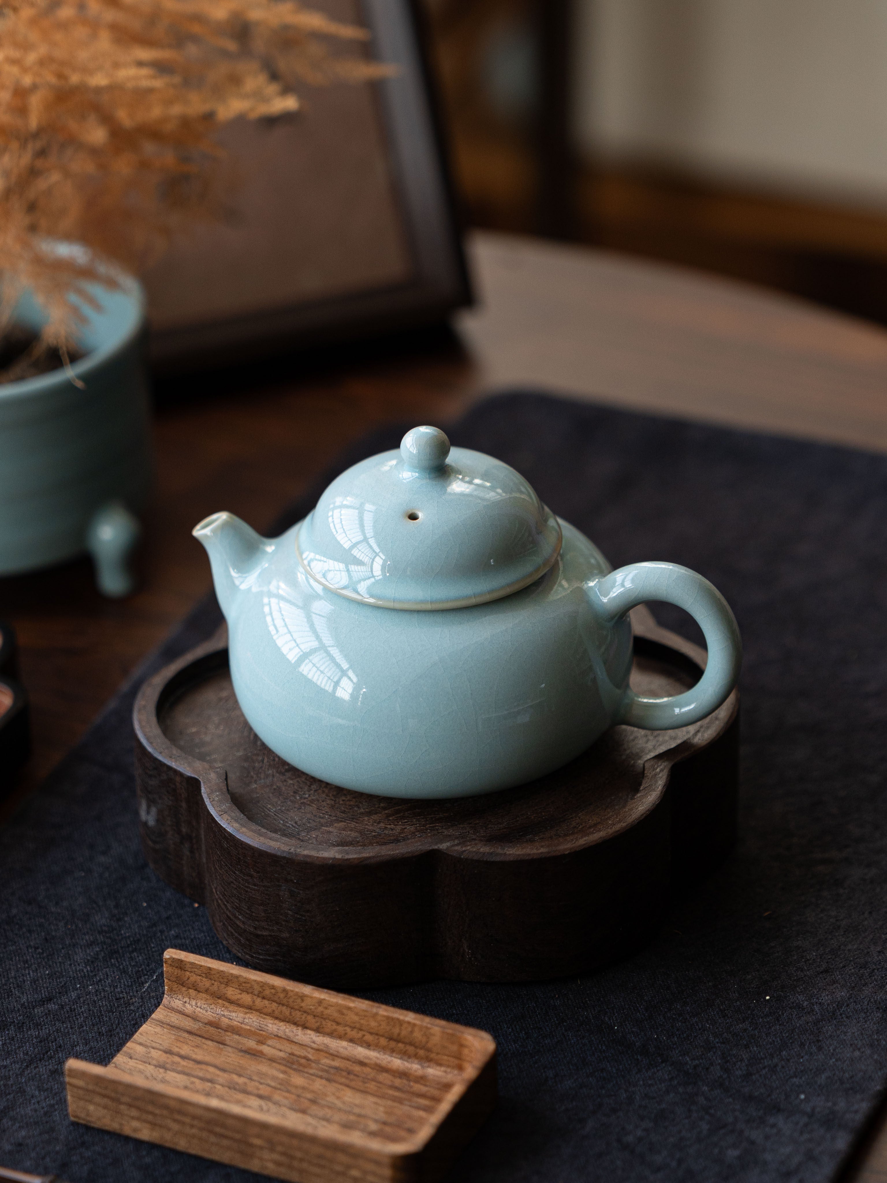 ru ware teapot 200ml – Ru Porcelain Sky-Blue Glaze Crackle Pattern Teapot 200ml by Kungfuyang