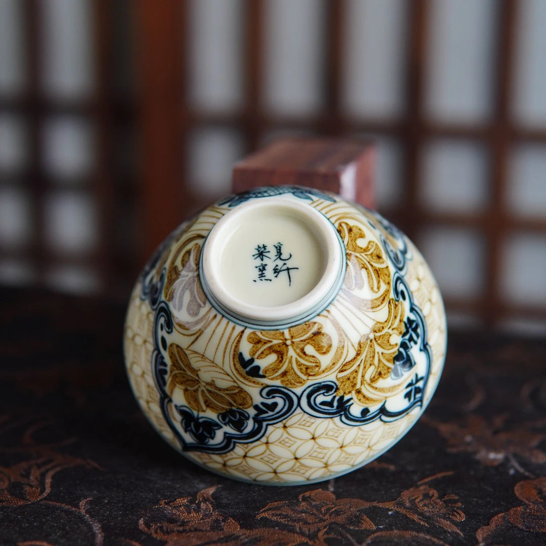 Kungfuyang Hand-Painted Underglaze Gold "Copper Coin" Lotus Gaiwan Set, product view 10
