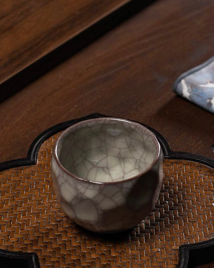 1350c high fired faceted teacup – Longquan Celadon Ge Kiln Faceted Master Cup 110ml by Kungfuyang