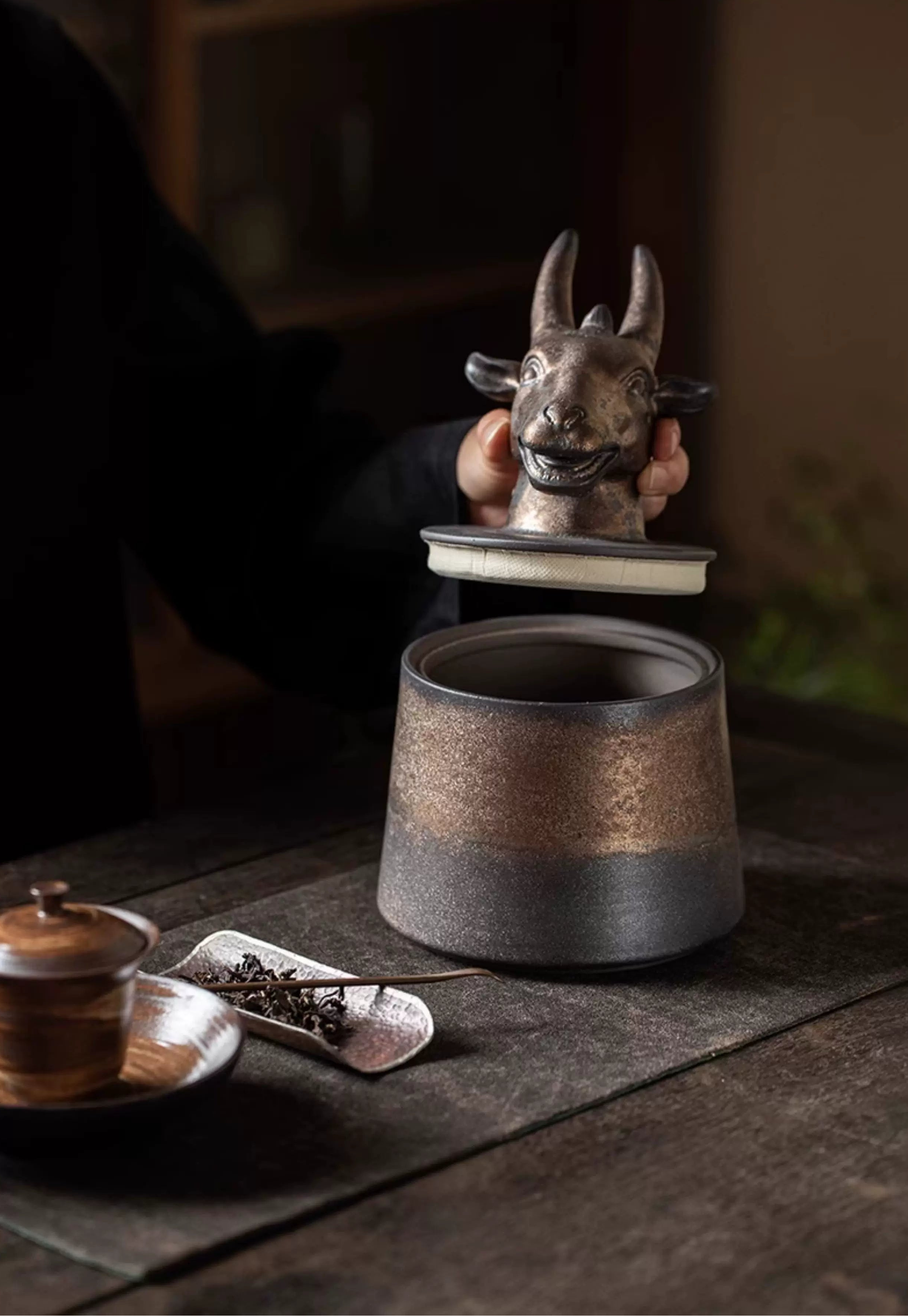 zodiac head ceramic tea jar 1000ml – Zodiac Animal Head Rustic Tea Canister 1000ml by Kungfuyang