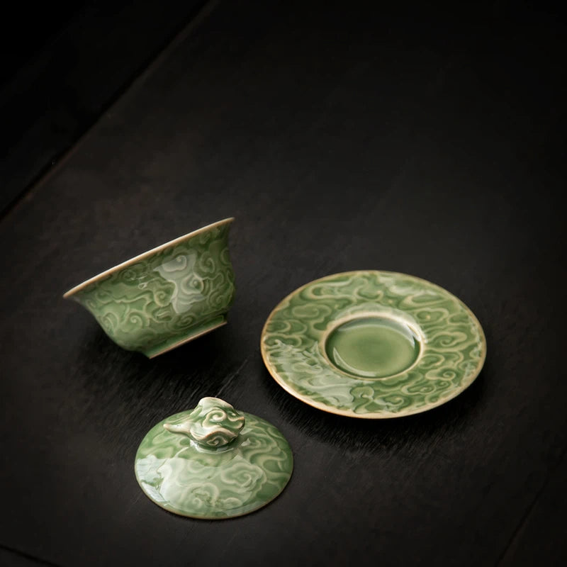 l3d1mkax4 – Longquan Celadon Gaiwan with Auspicious Cloud Relief 200ml by Kungfuyang