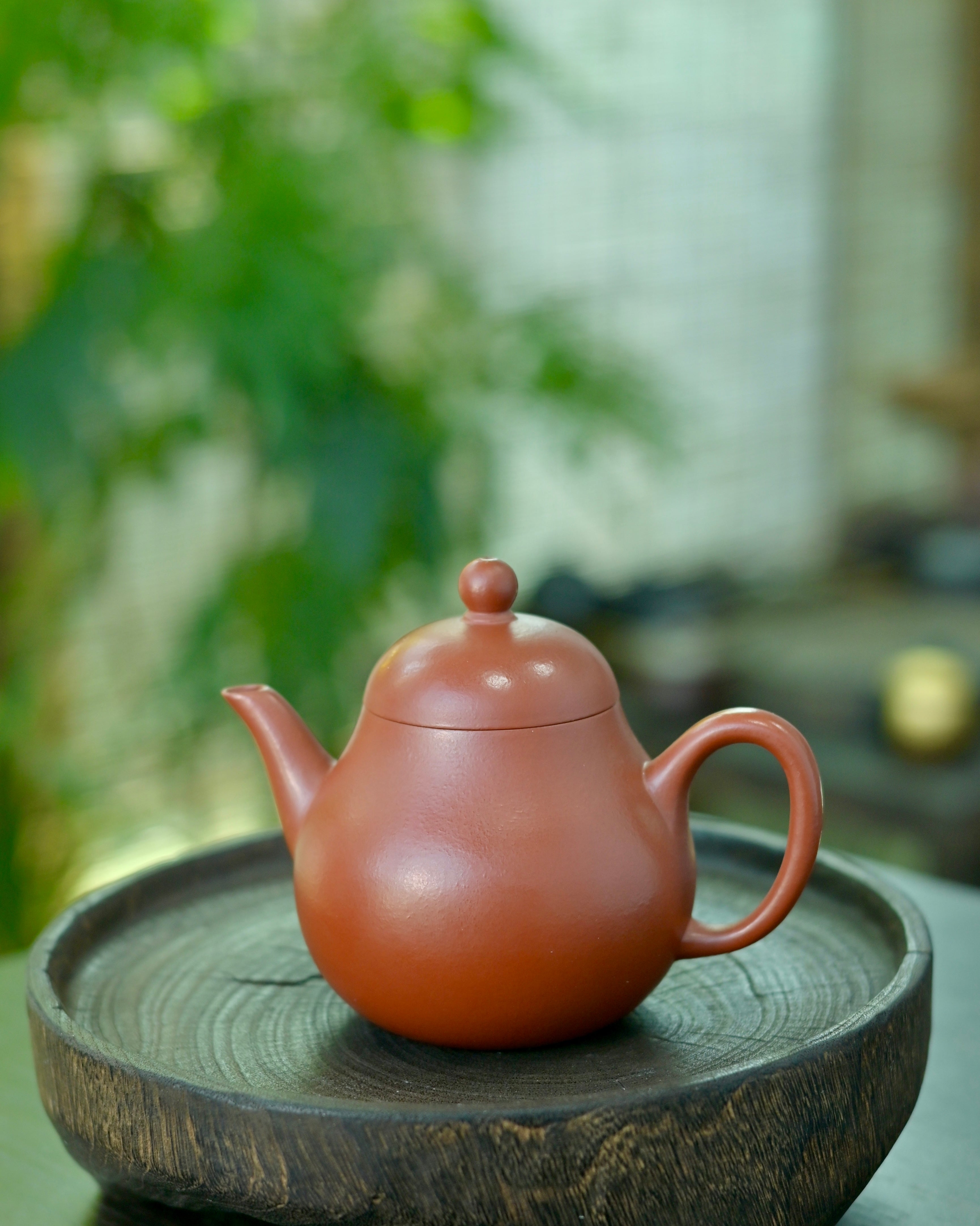 Precision designed pouring spout ensuring smooth tea service without dripping by Kungfuyang