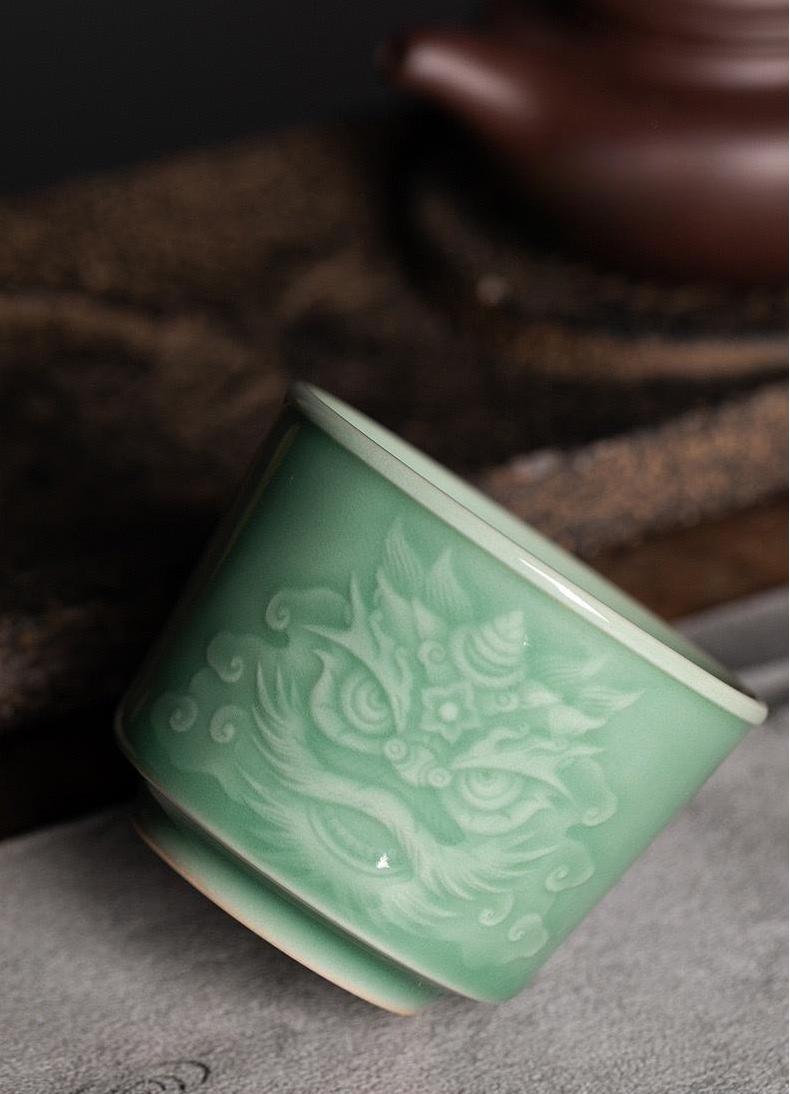 Kungfuyang Longquan Celadon Martial Lion Design Hand-carved Host Teacup, product view 11