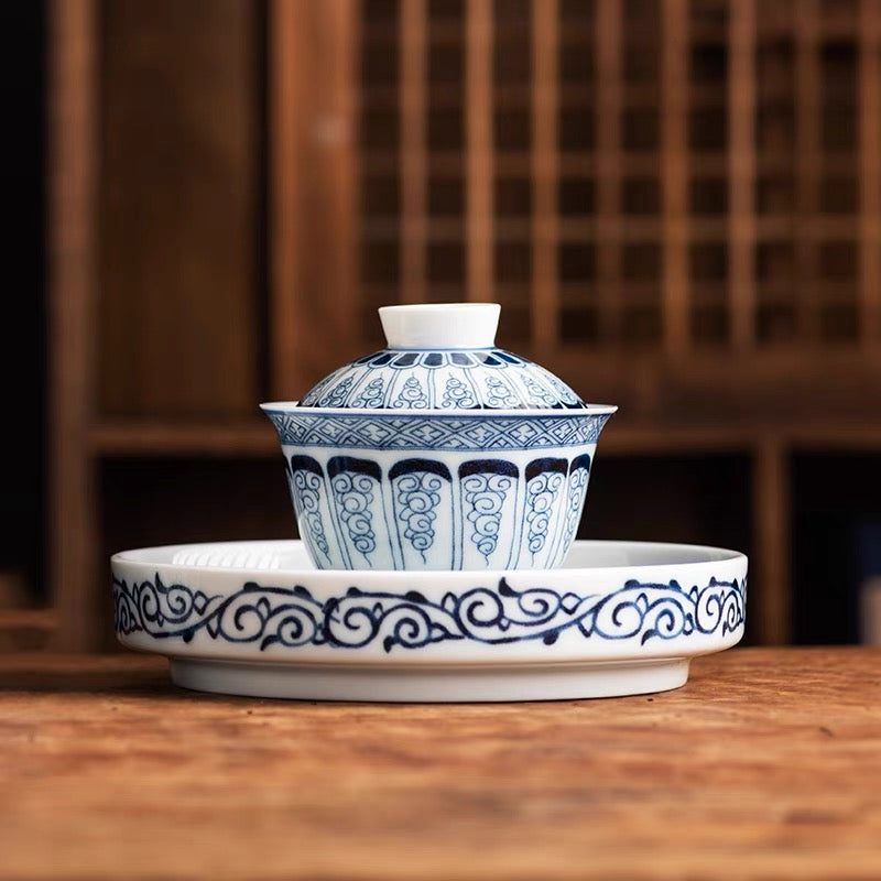 Kungfuyang The blue and white scroll pattern porcelain Gaiwan with tea, product view 7