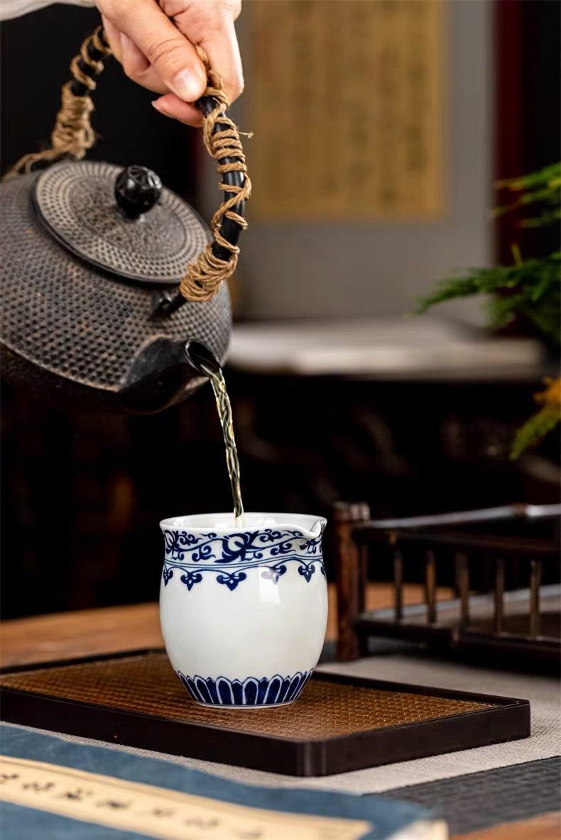 Kungfuyang Jingdezhen Blue and White Porcelain Lotus Scrolling Pattern, product view 5