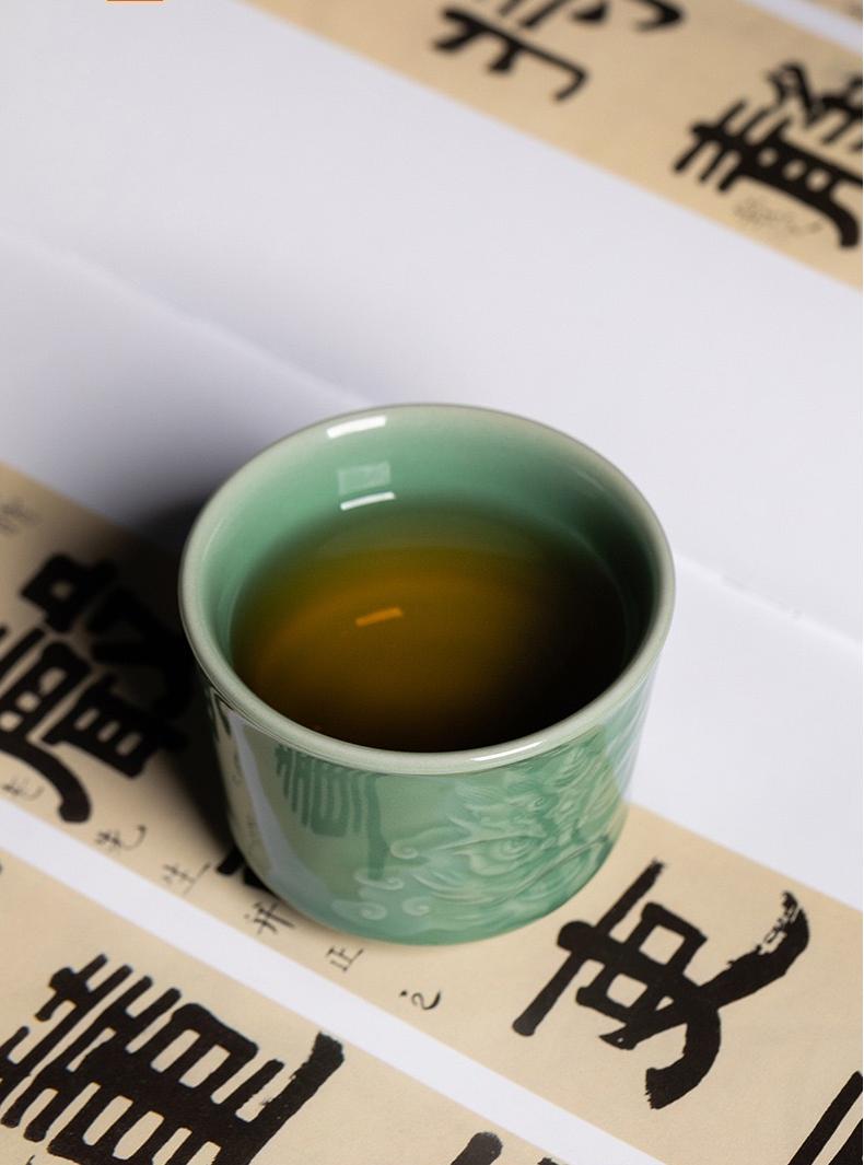 Kungfuyang Longquan Celadon Martial Lion Design Hand-carved Host Teacup, product view 8