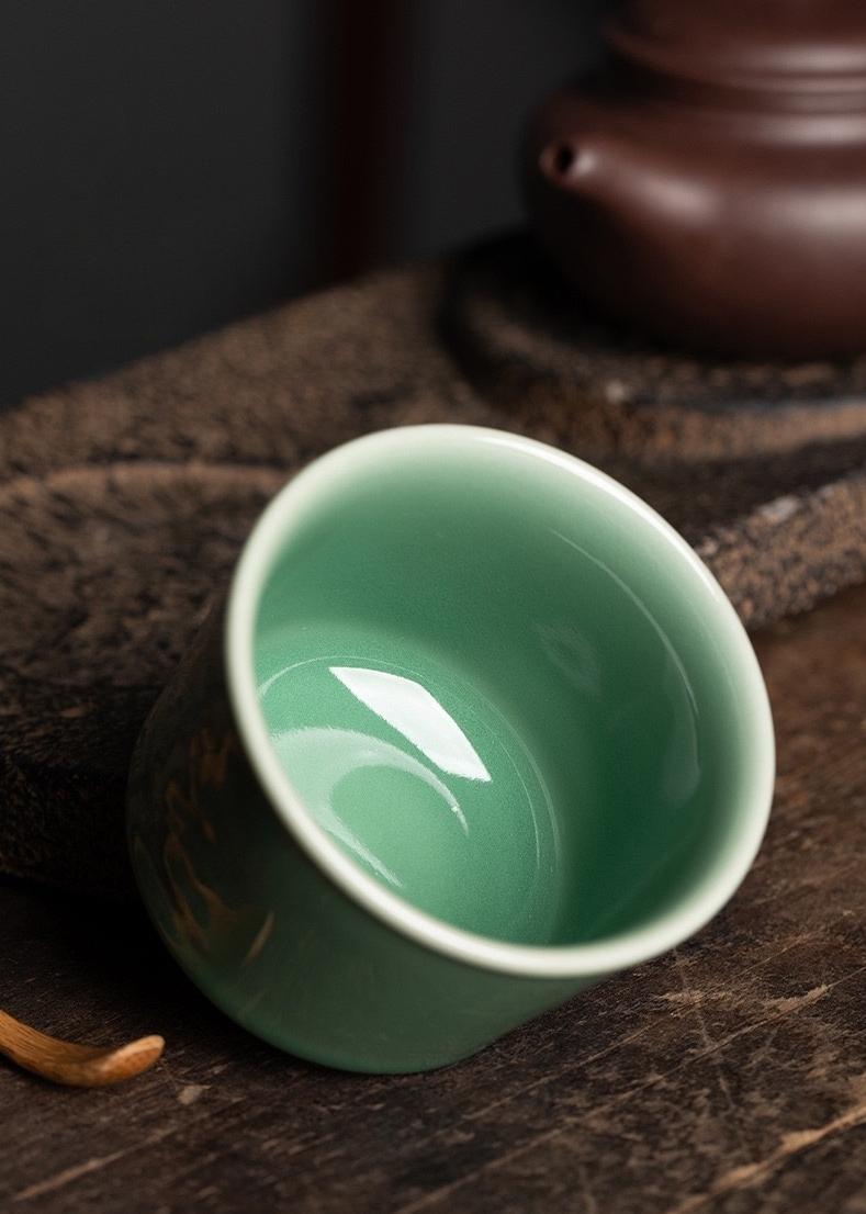 Kungfuyang Longquan Celadon Martial Lion Design Hand-carved Host Teacup, product view 9