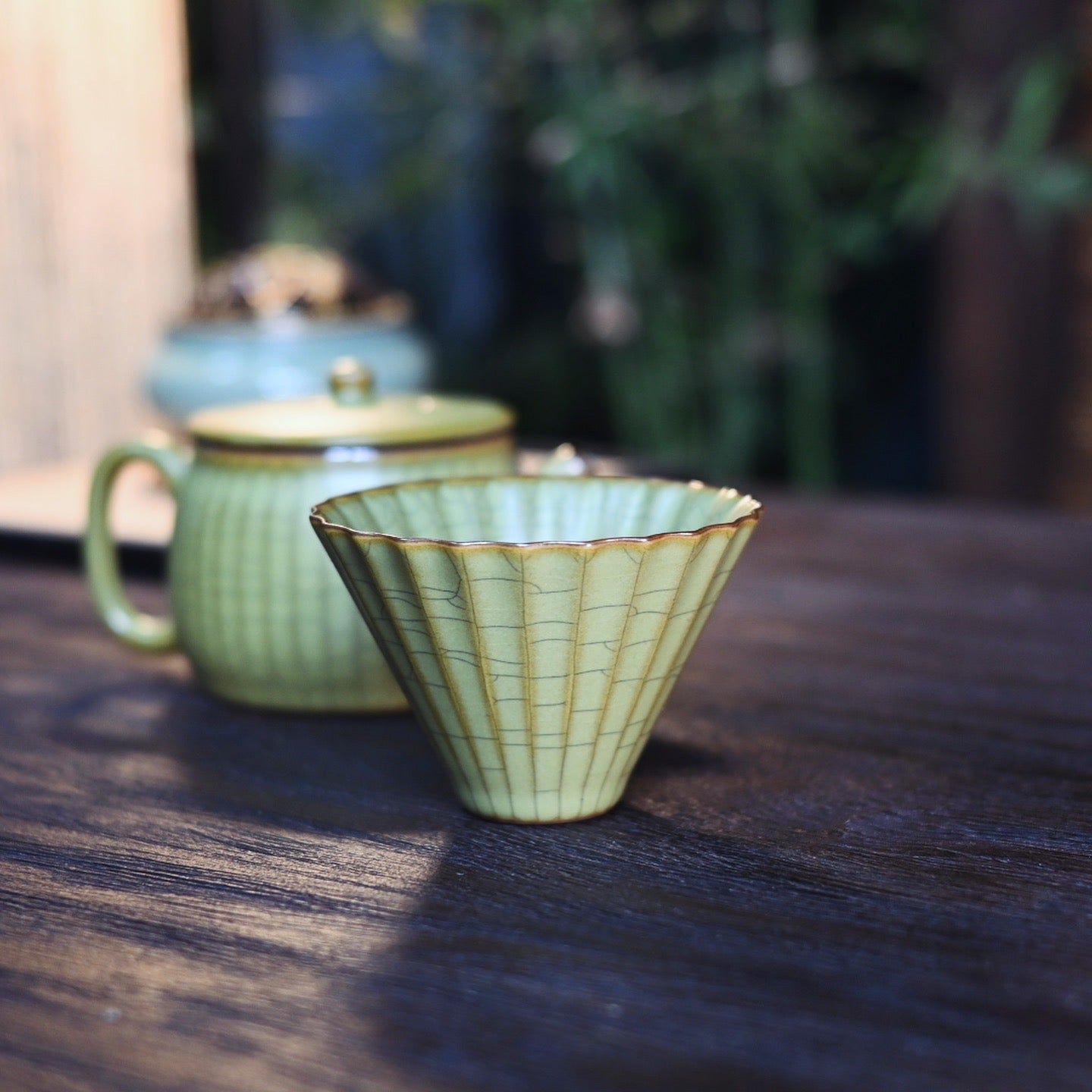Kungfuyang Longquan Celadon – Ge Kiln Daisy Host Teacup, product view 4