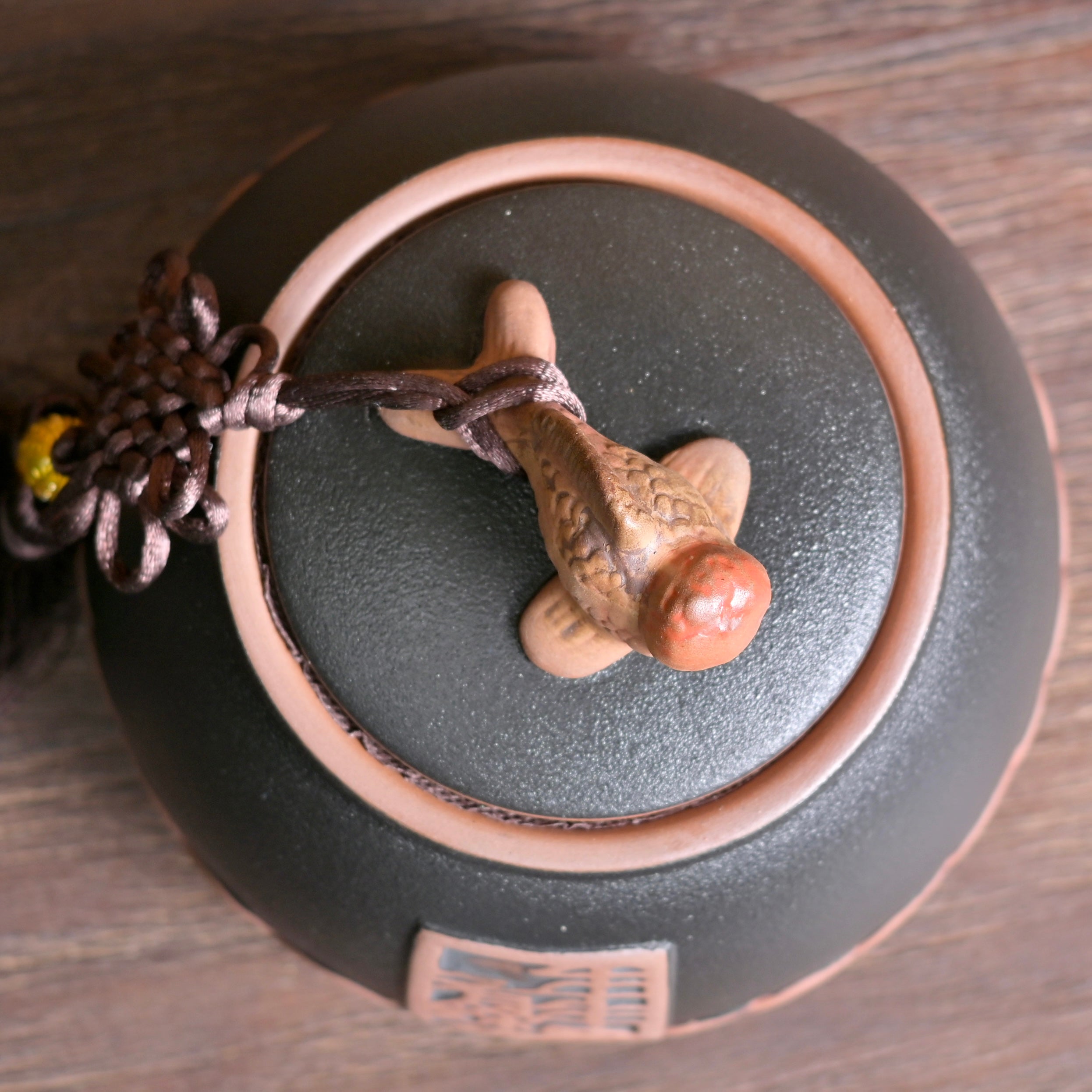 Kungfuyang Chinese Style Retro Coarse Ceramic Tea Canister / Fish Pattern, product view 6