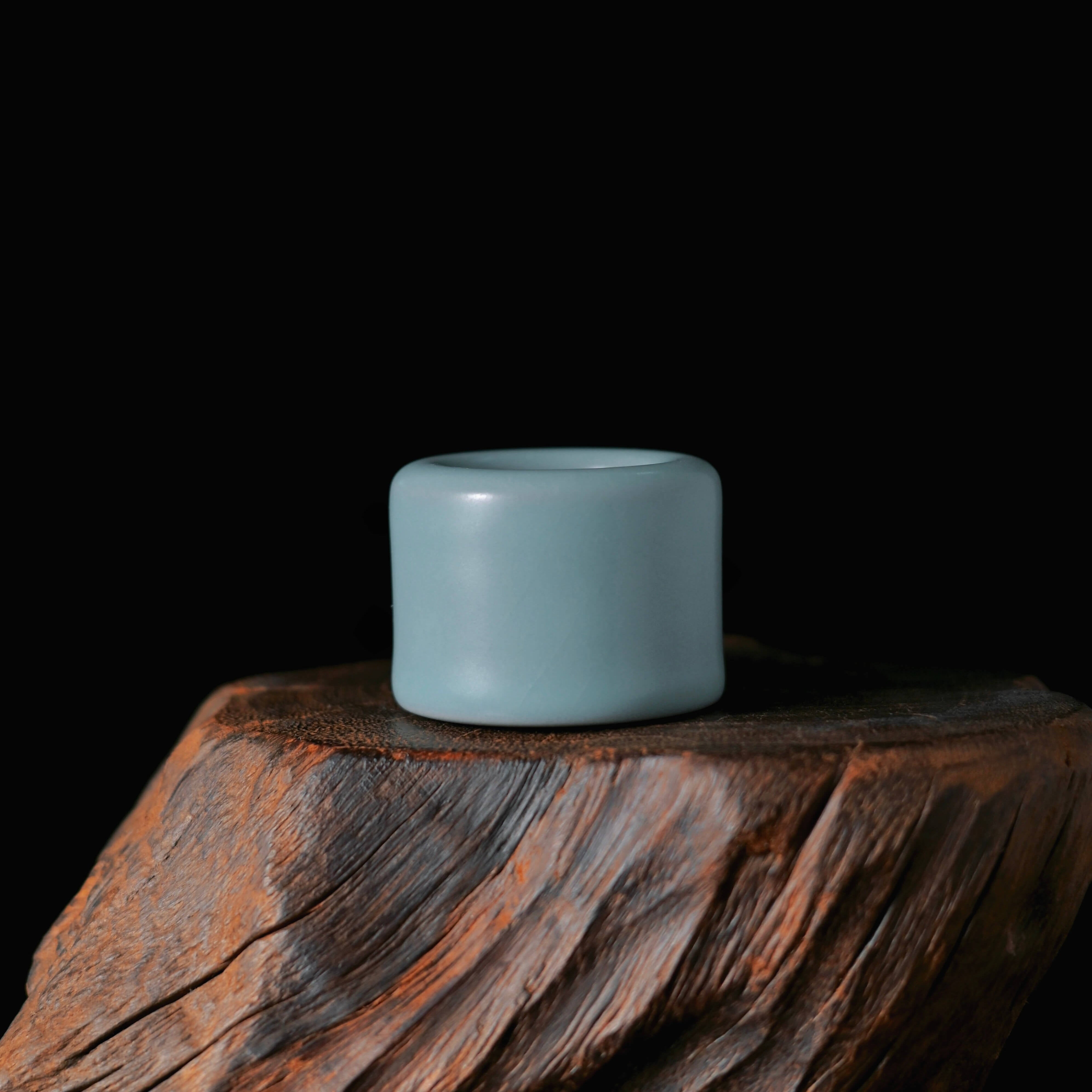 Kungfuyang Ru Ware Thumb Ring with Willow-Leaf Crackle Glaze, product view 1