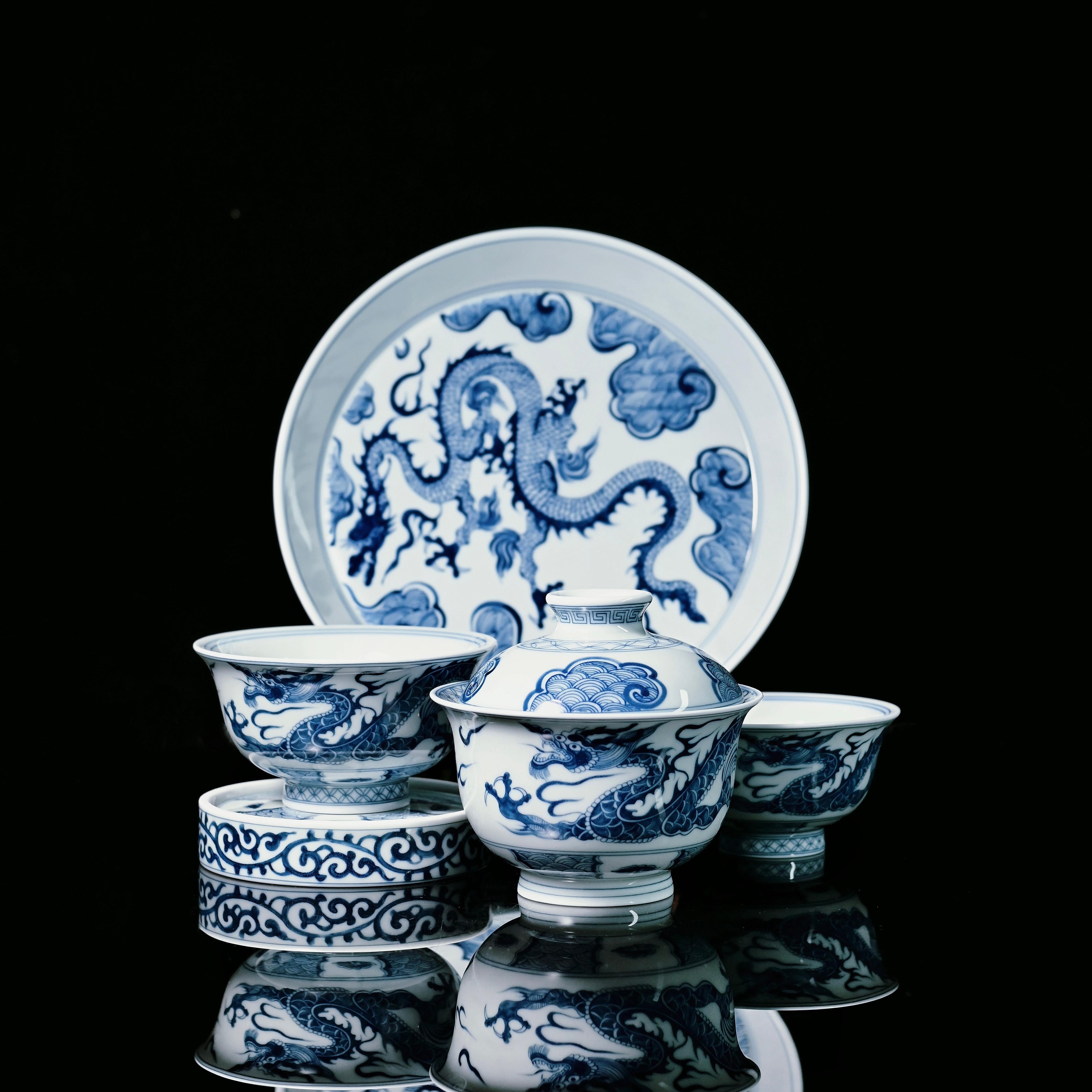 Kungfuyang Jingdezhen Underglaze Blue and White Dragon Gaiwan Set 150ml, product view 1