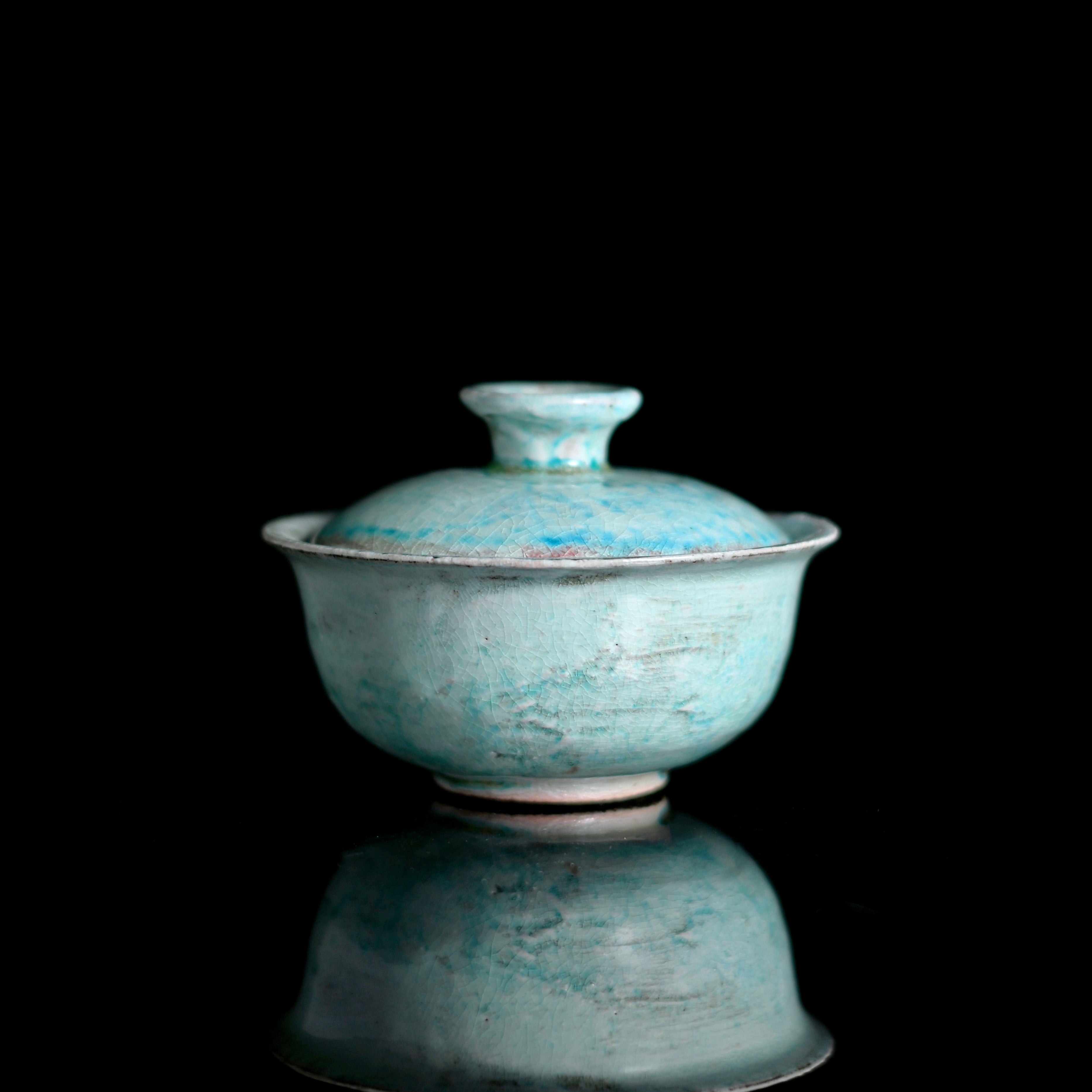Kungfuyang Unique Piece Wood-Fired Soda Kiln Kohiki Blue Gaiwan 100ml, product view 1