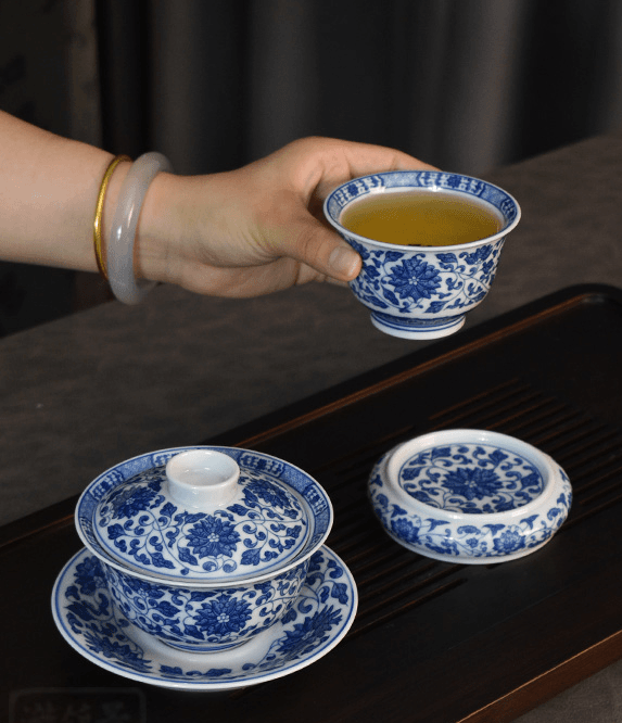GPduKZdq m 108b02b0406a5e61b21c34a423dc2e9 – Jingdezhen Blue and White Lotus Scrolling Pattern Tea Set by Kungfuyang
