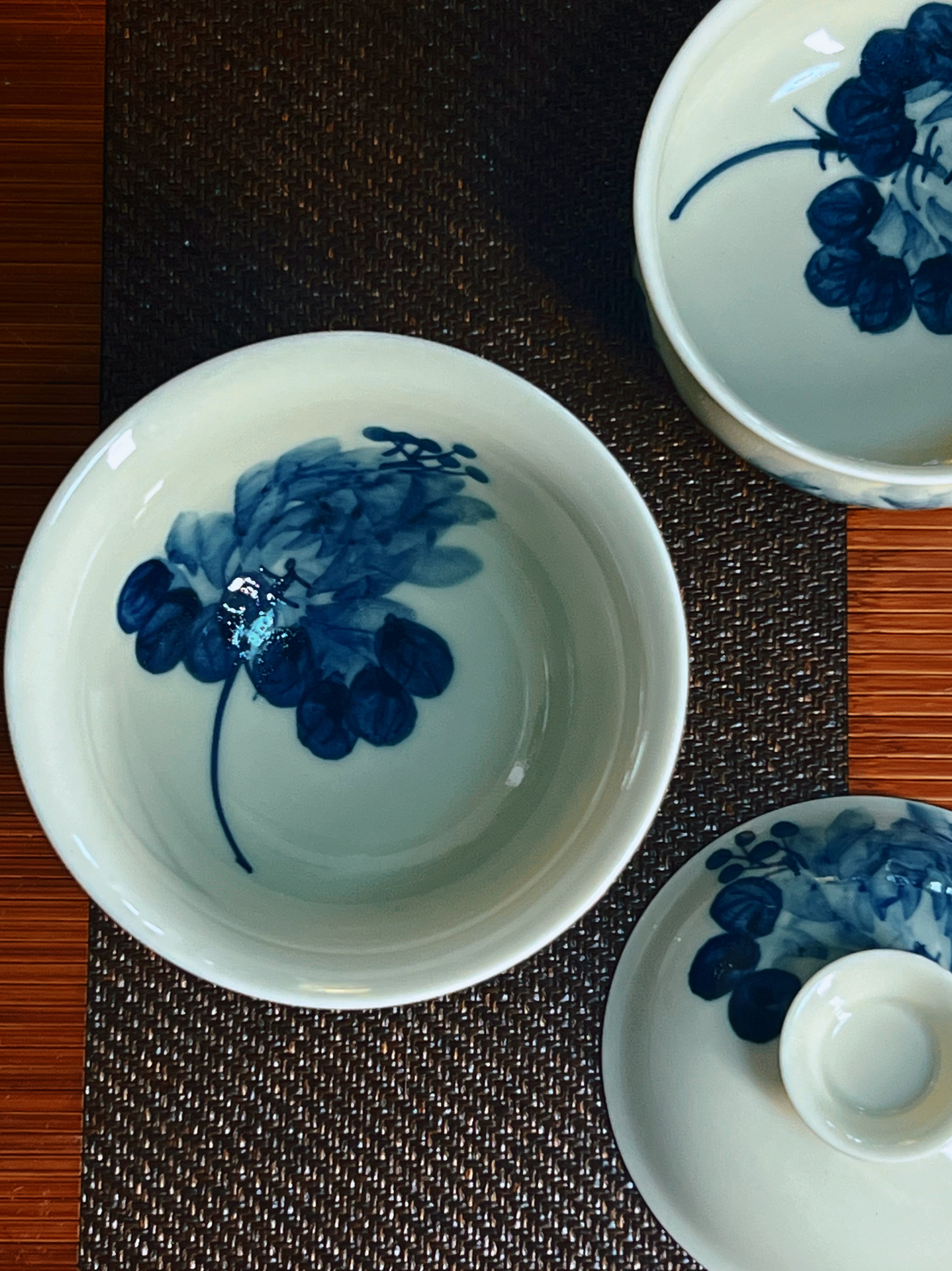 Blue and white wide mouth gaiwan ideal for oolong and black tea by Kungfuyang
