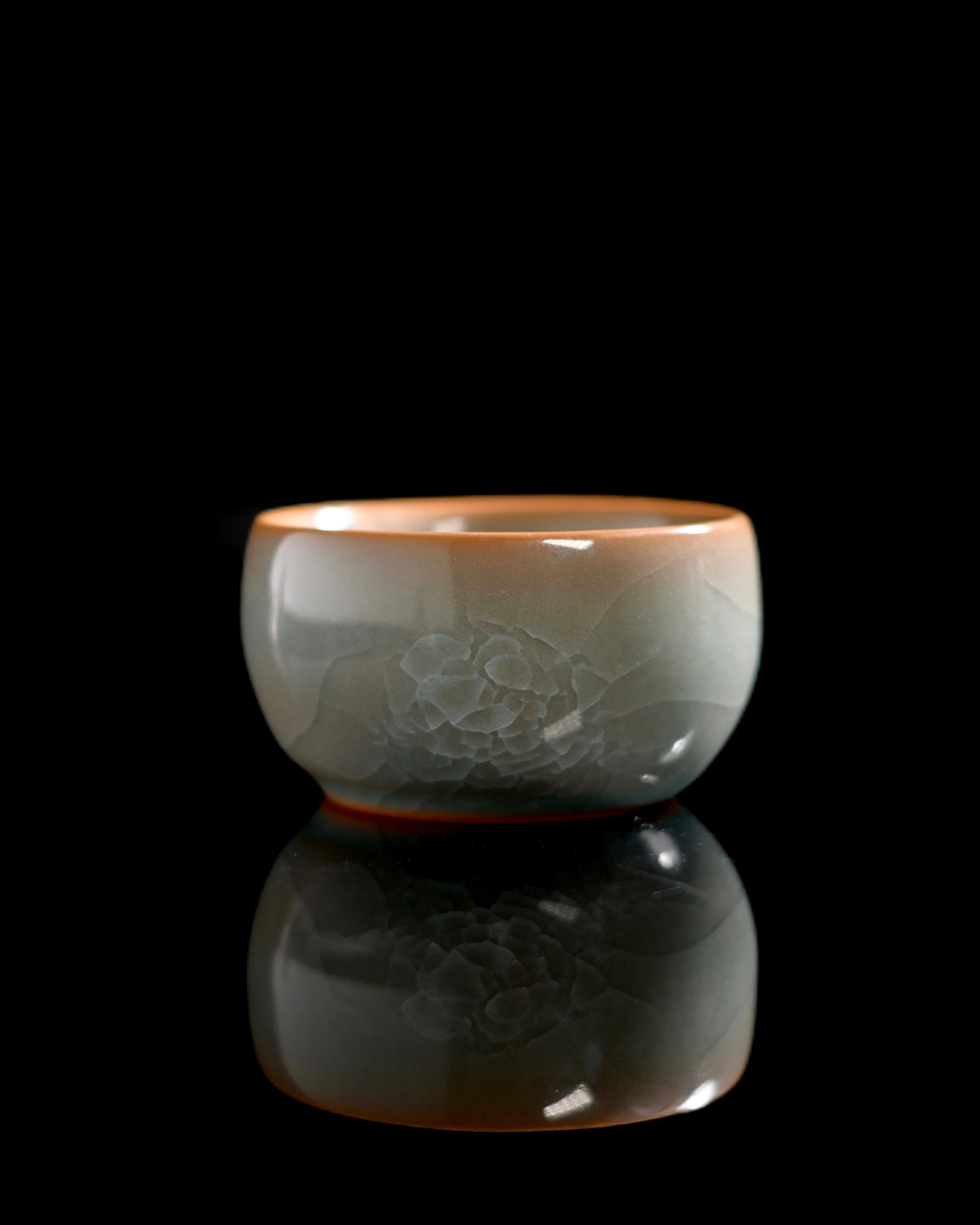 Southern Song dynasty-inspired celadon artistry reflected in the master cup design by Kungfuyang