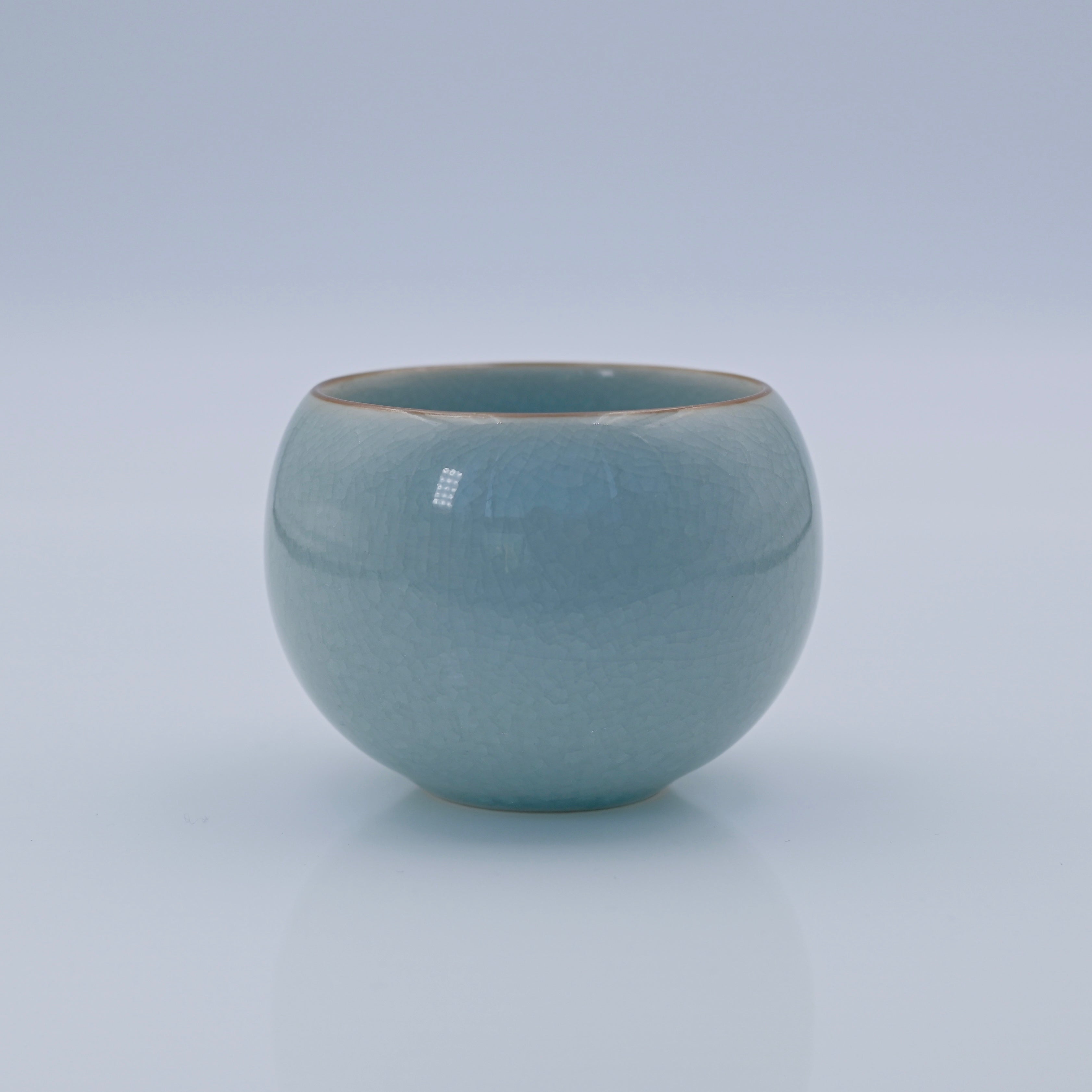 ruyao rukiln sky blue teacup – “Dragon’s Egg” Ru Porcelain Ice-Crackle Host Teacup by Kungfuyang