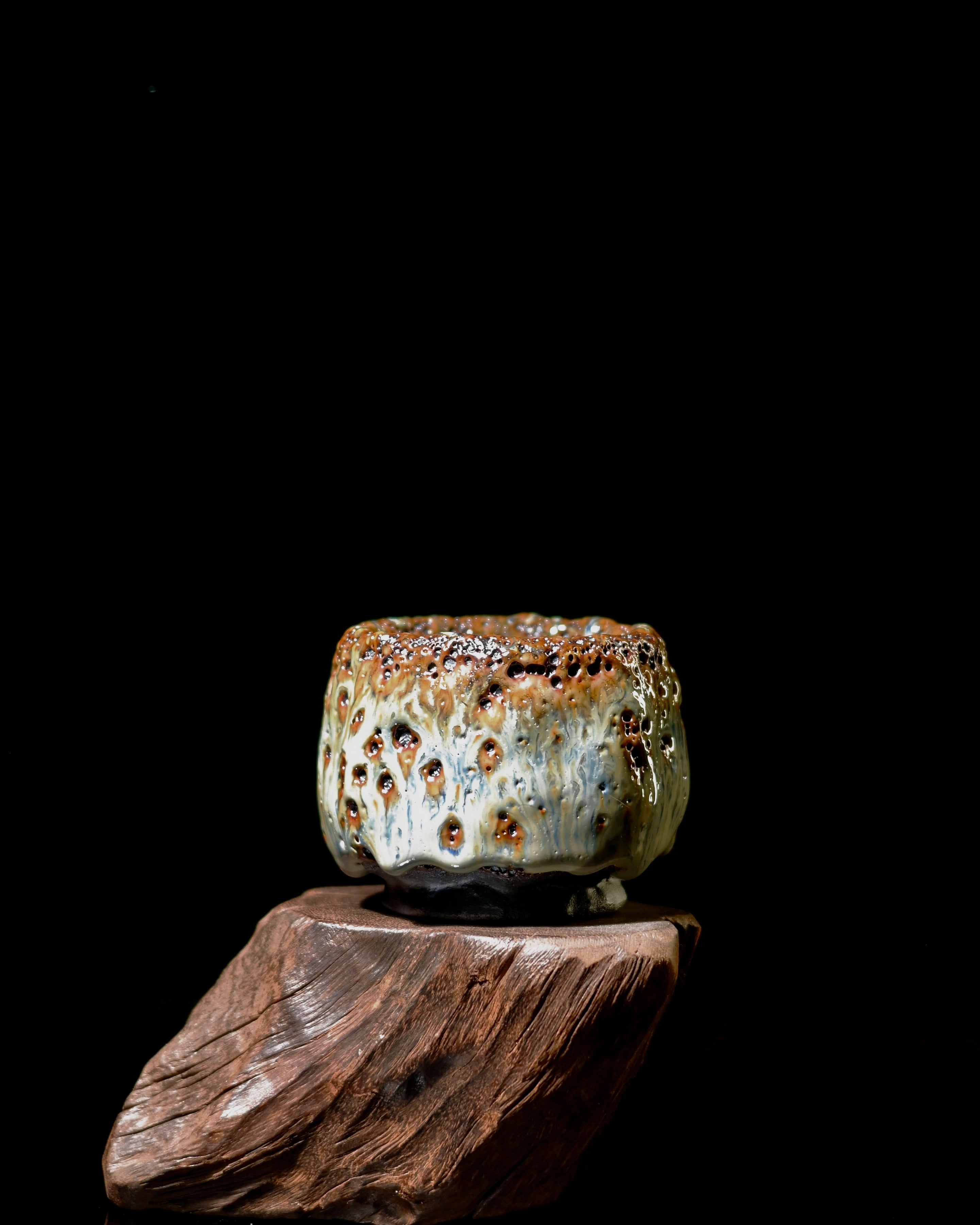 Kungfuyang Unique Piece Wabi-Sabi Shino Ware Kiln-Transformation Teacup, detail 4