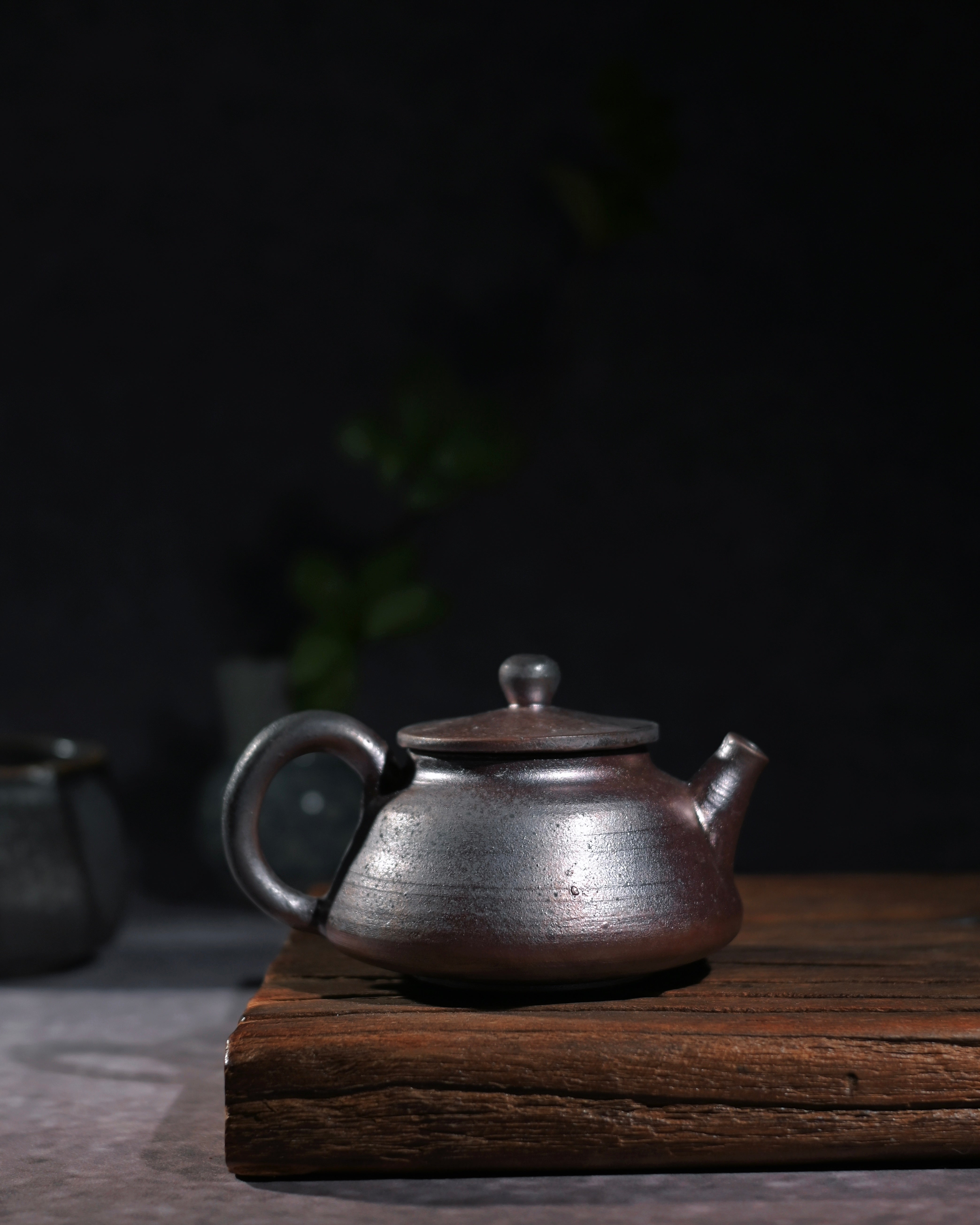 Kungfuyang Unique Piece Handcrafted and Wood-Fired Coarse Clay Teapot 150ml, detail 1