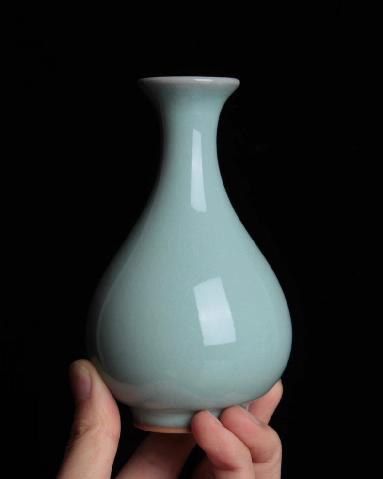Ru kiln porcelain classic Chinese vase form regarded as cultural symbol of beauty since Tang Dynasty by Kungfuyang