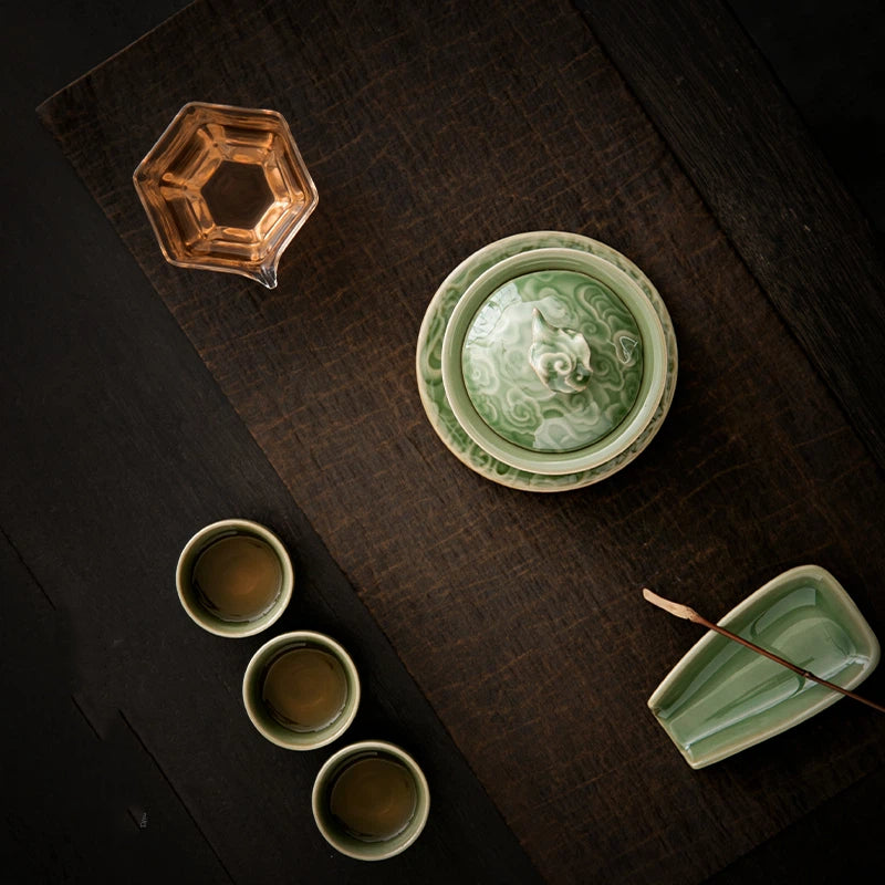 n1scwg1w2 – Longquan Celadon Gaiwan with Auspicious Cloud Relief 200ml by Kungfuyang