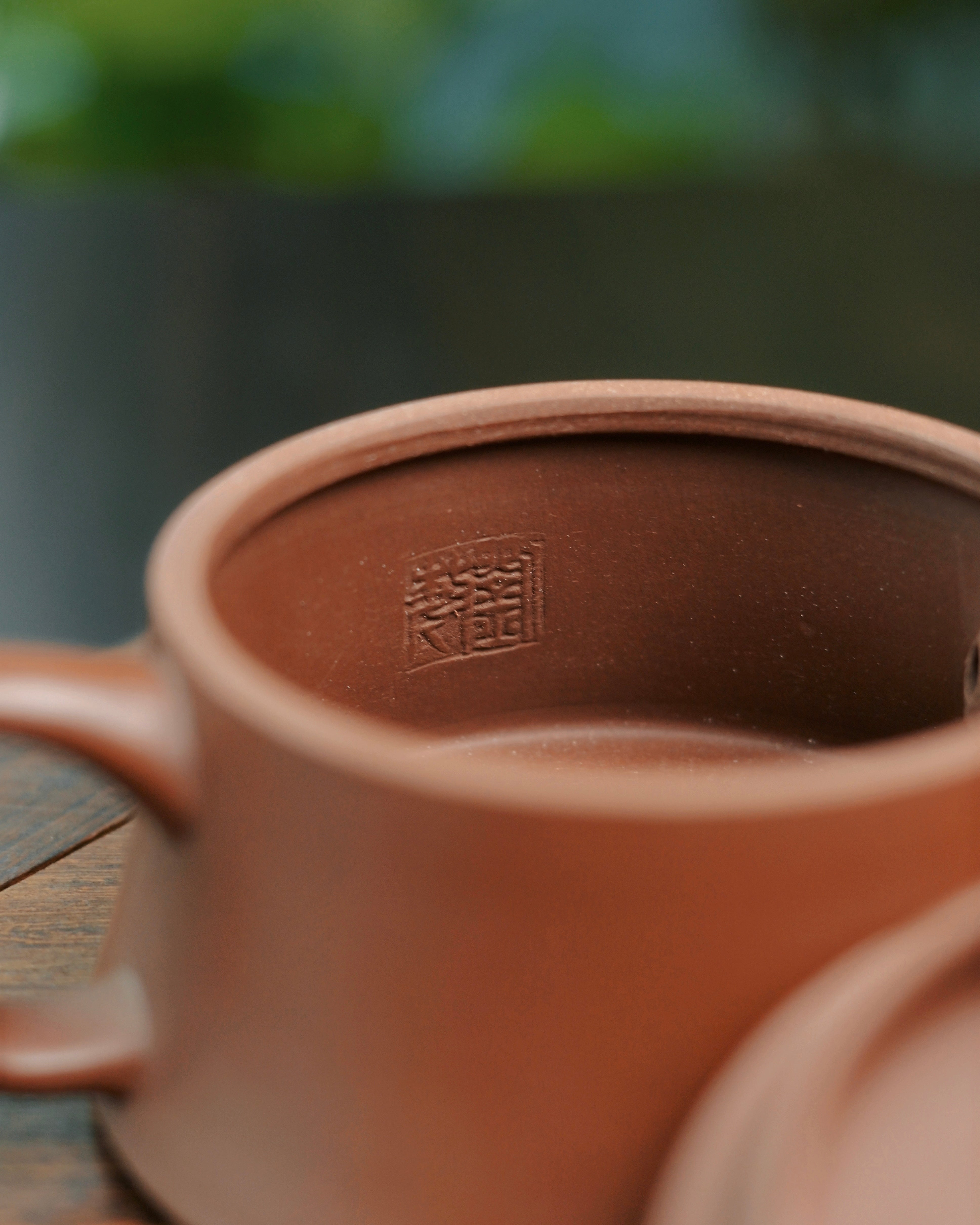 handwork yixing zisha dicao qing plinth – Handmade Yixing Zisha "Dicao Qing" Plinth Teapot by Kungfuyang