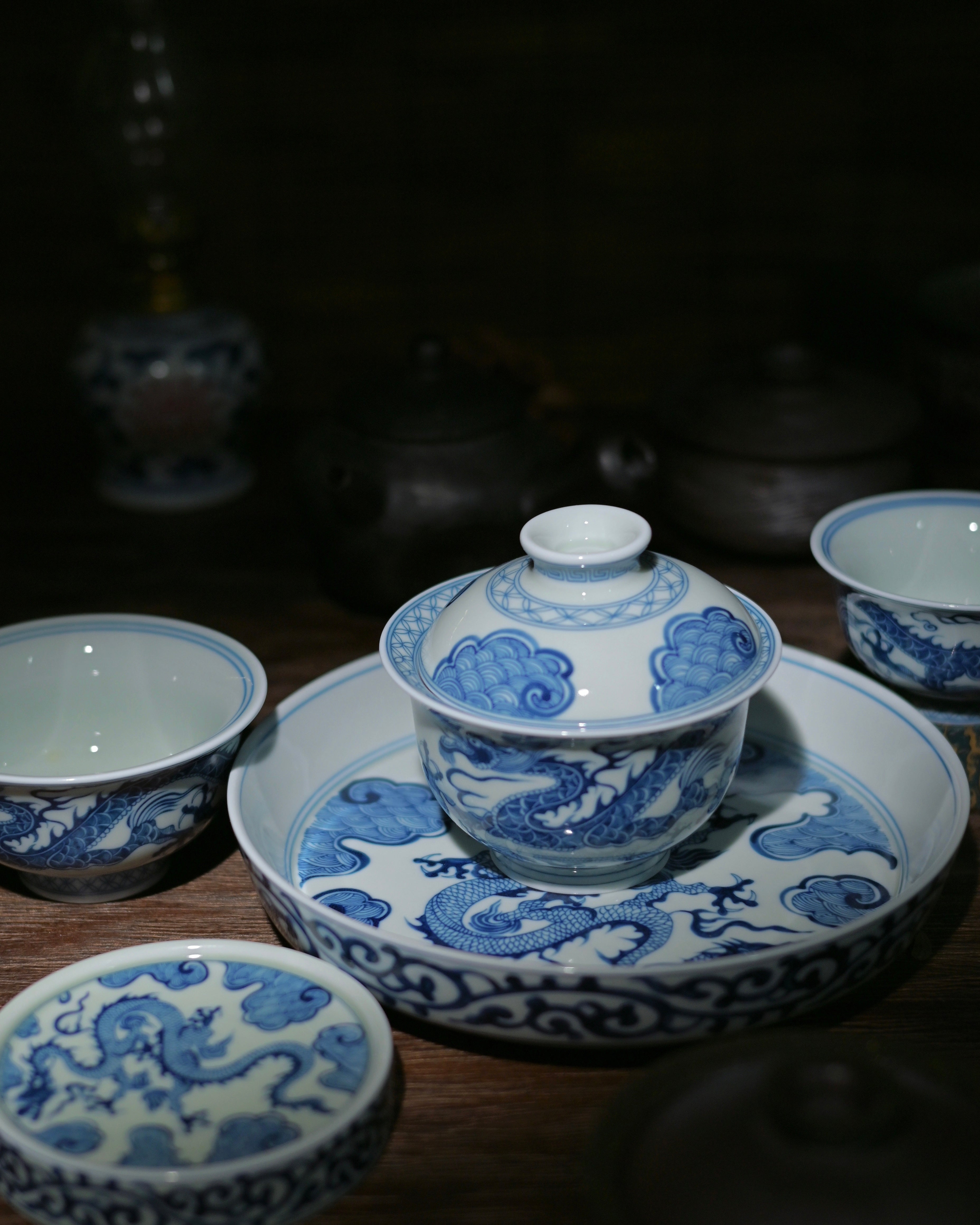 Kungfuyang Jingdezhen Underglaze Blue and White Dragon Gaiwan Set 150ml, product view 3