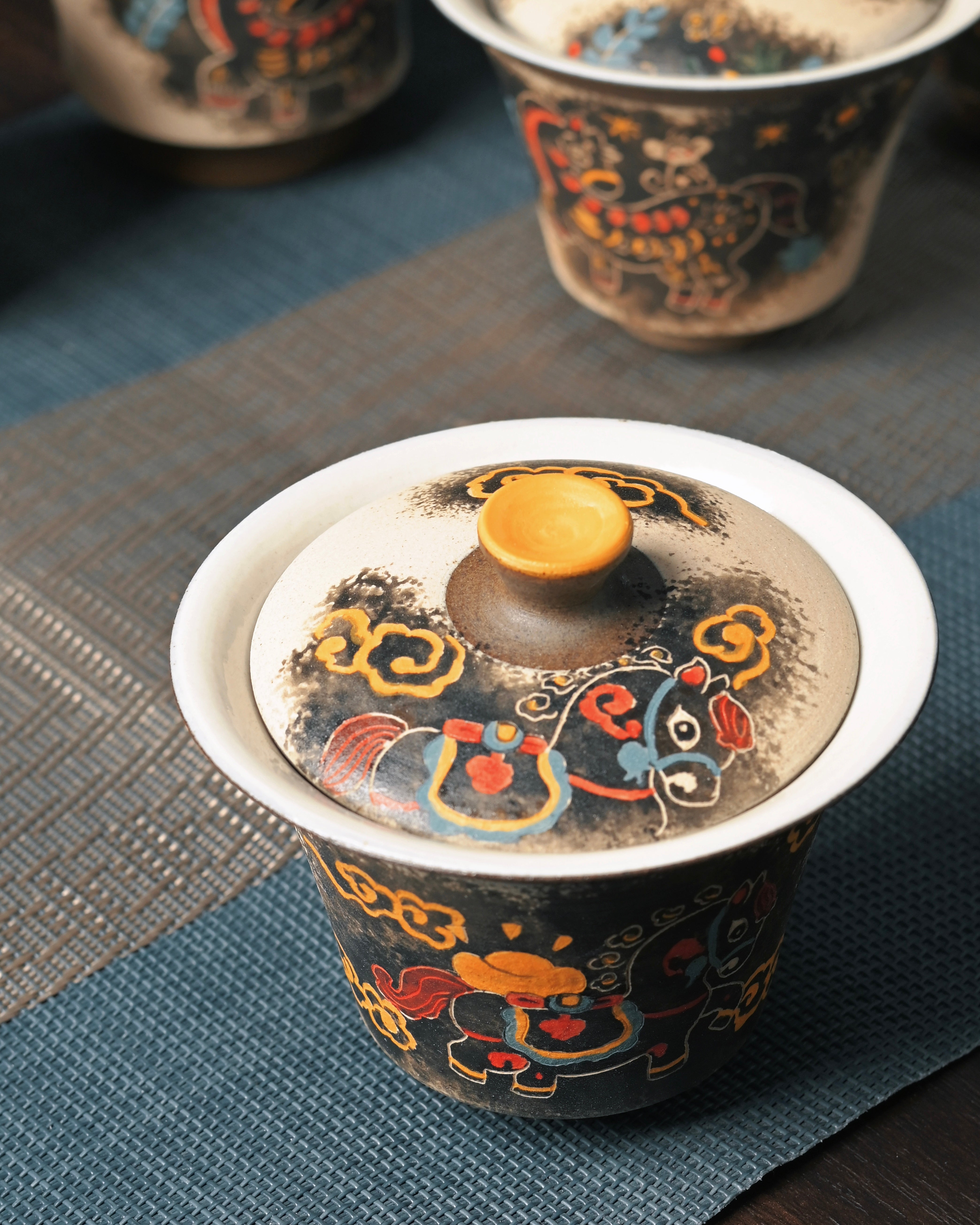 Japanese Kohiki glazed tea bowl interior and exterior providing warm, textured brewing surface by Kungfuyang