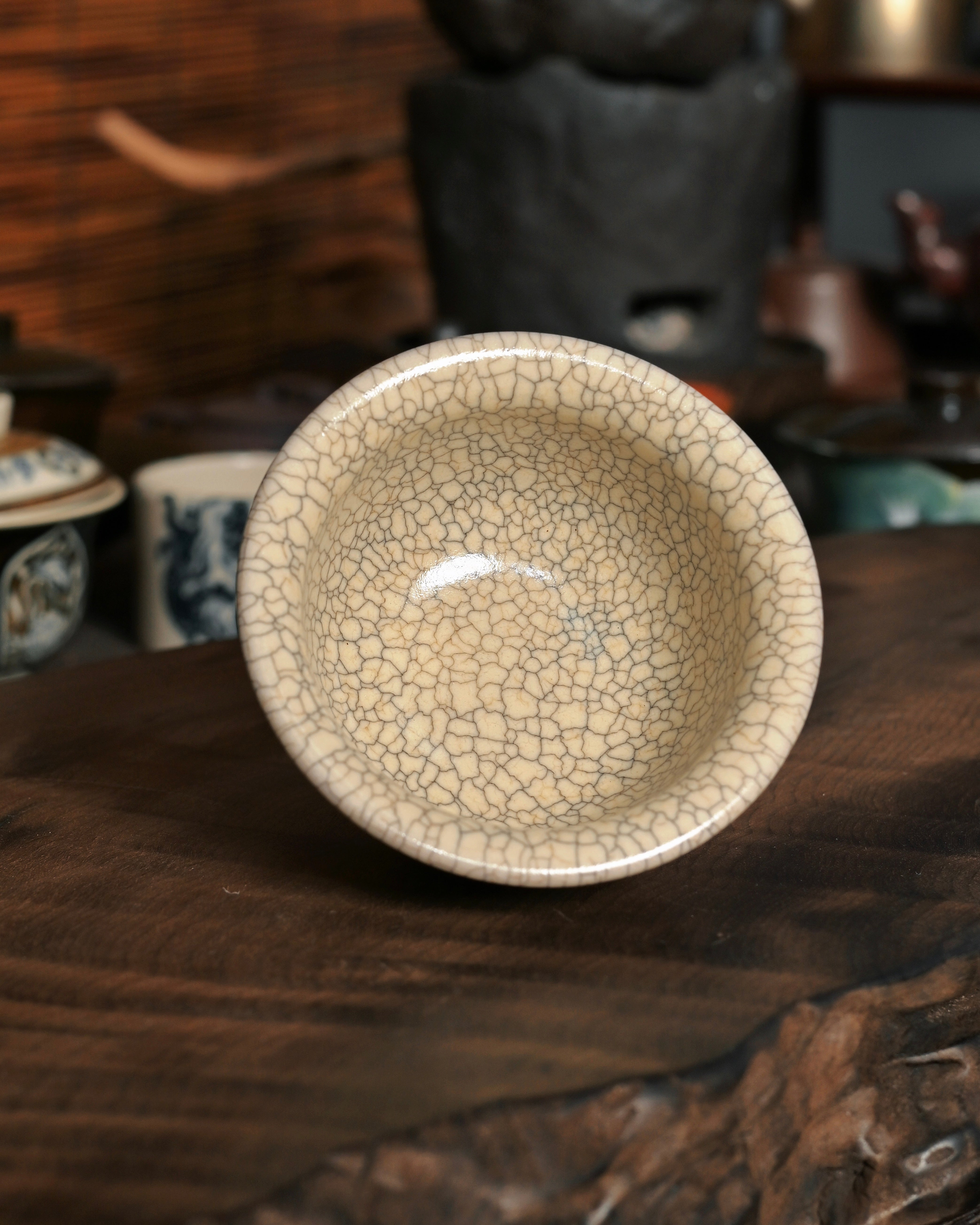 Iron wires glaze pattern created by charcoal-ash staining technique in traditional Ge kiln process by Kungfuyang