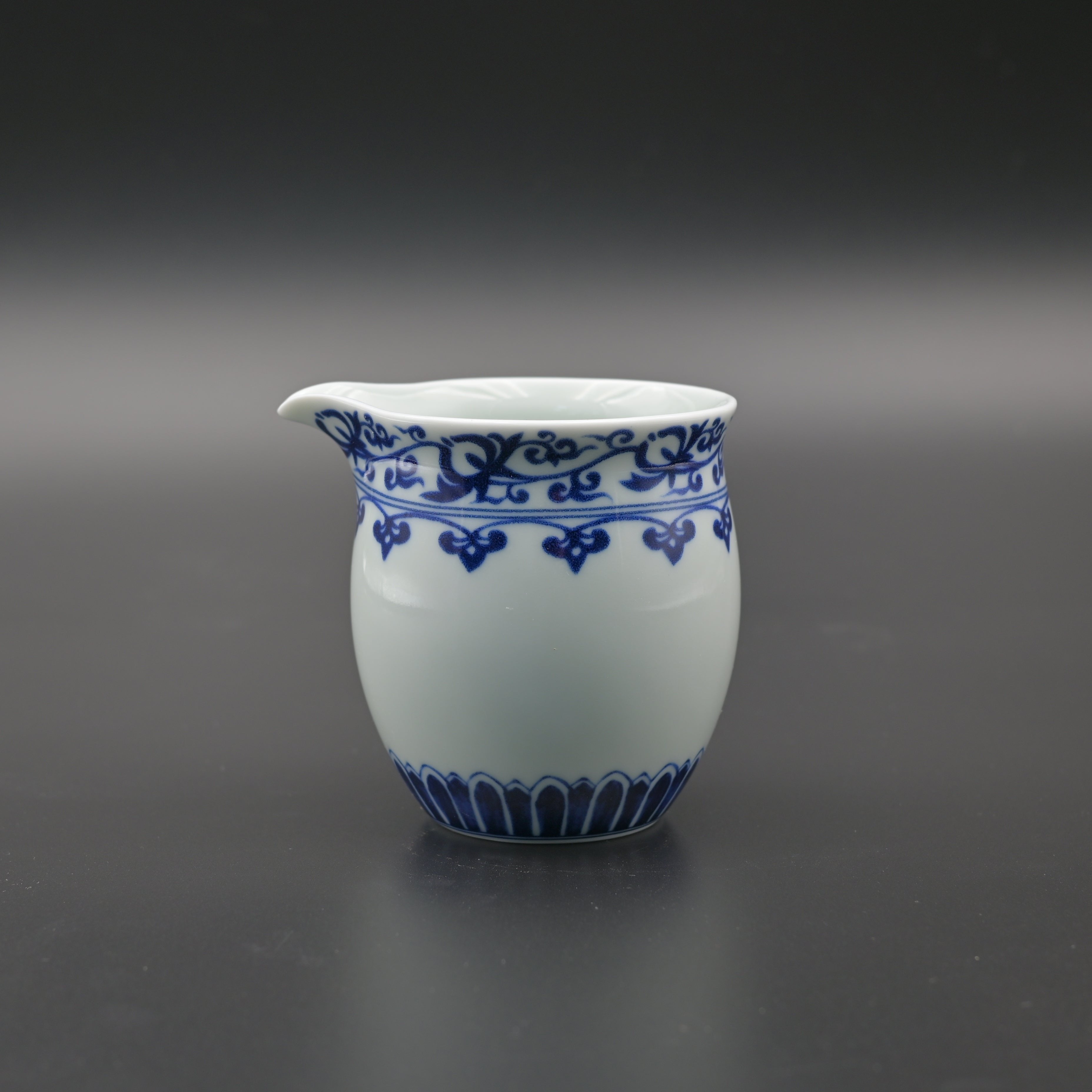 Kungfuyang Jingdezhen Blue and White Porcelain Lotus Scrolling Pattern, product view 1