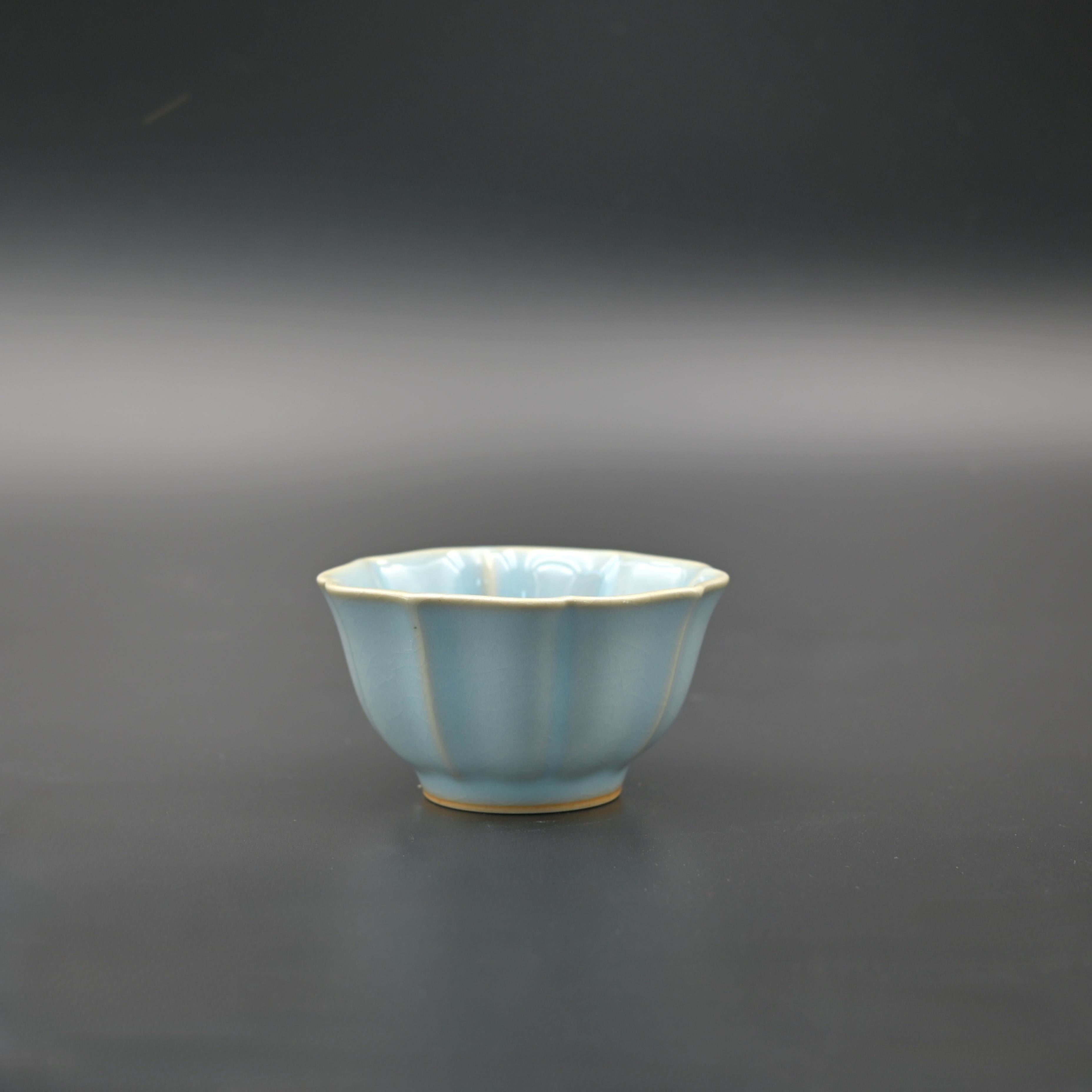 Kungfuyang Ru Ware Lotus Petal Host Teacup, product view 2