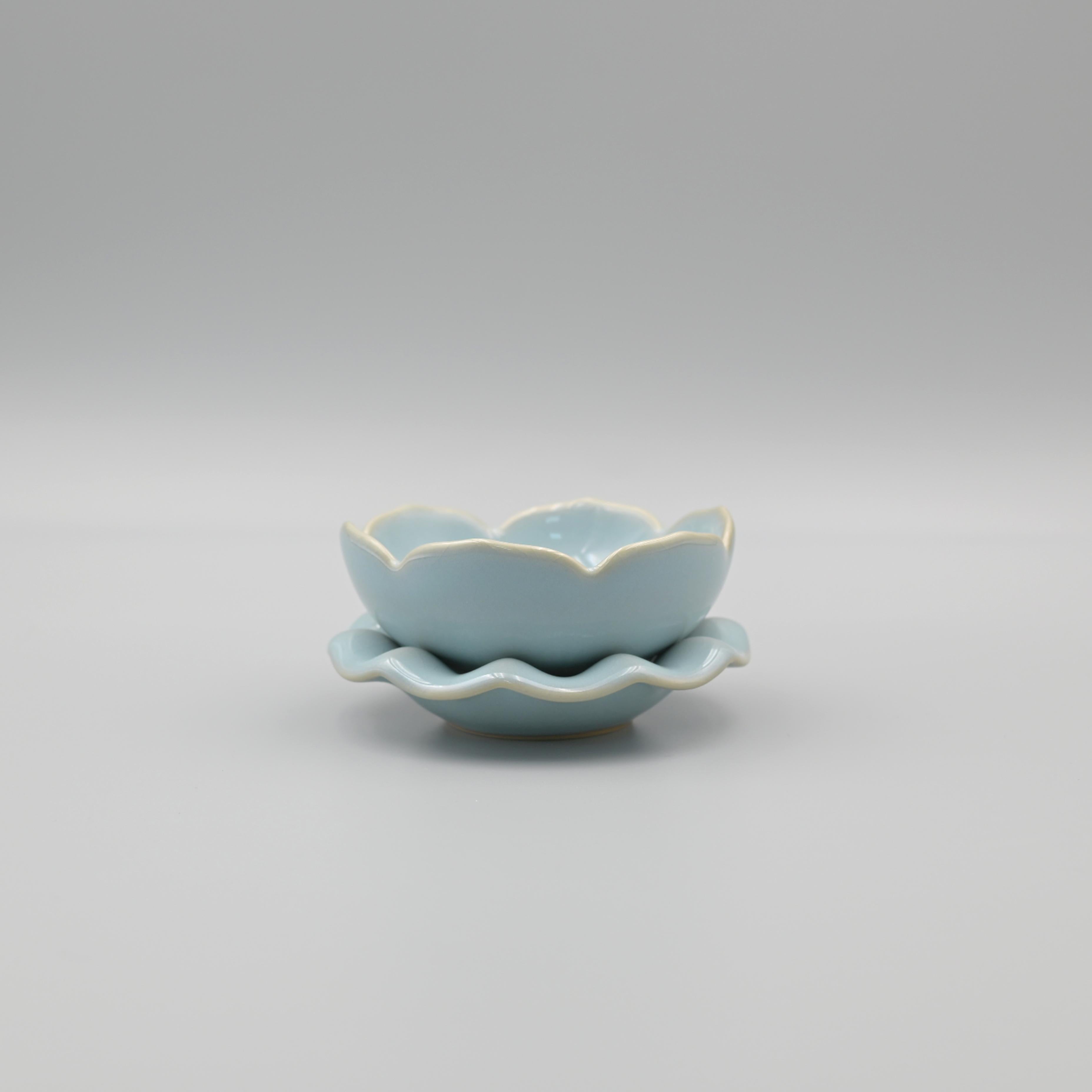 Kungfuyang Ru Porcelain (Ruyao) Lotus Shape Tea strainer / Tea Filter, product view 1