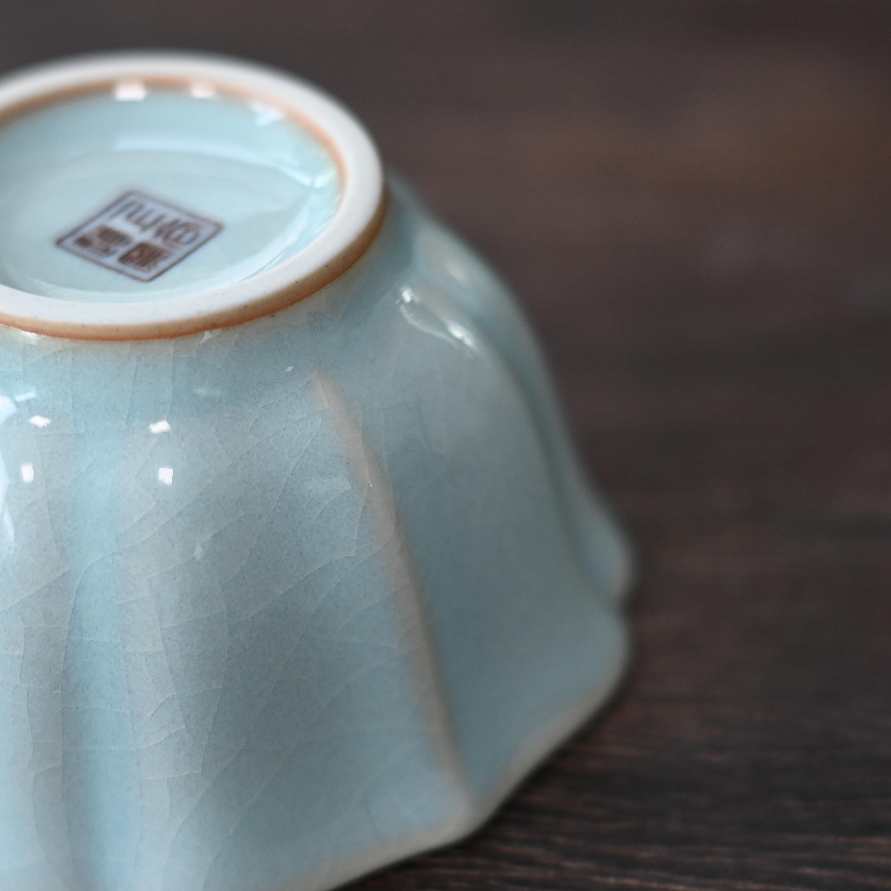 Kungfuyang Ru Ware Lotus Petal Host Teacup, product view 9