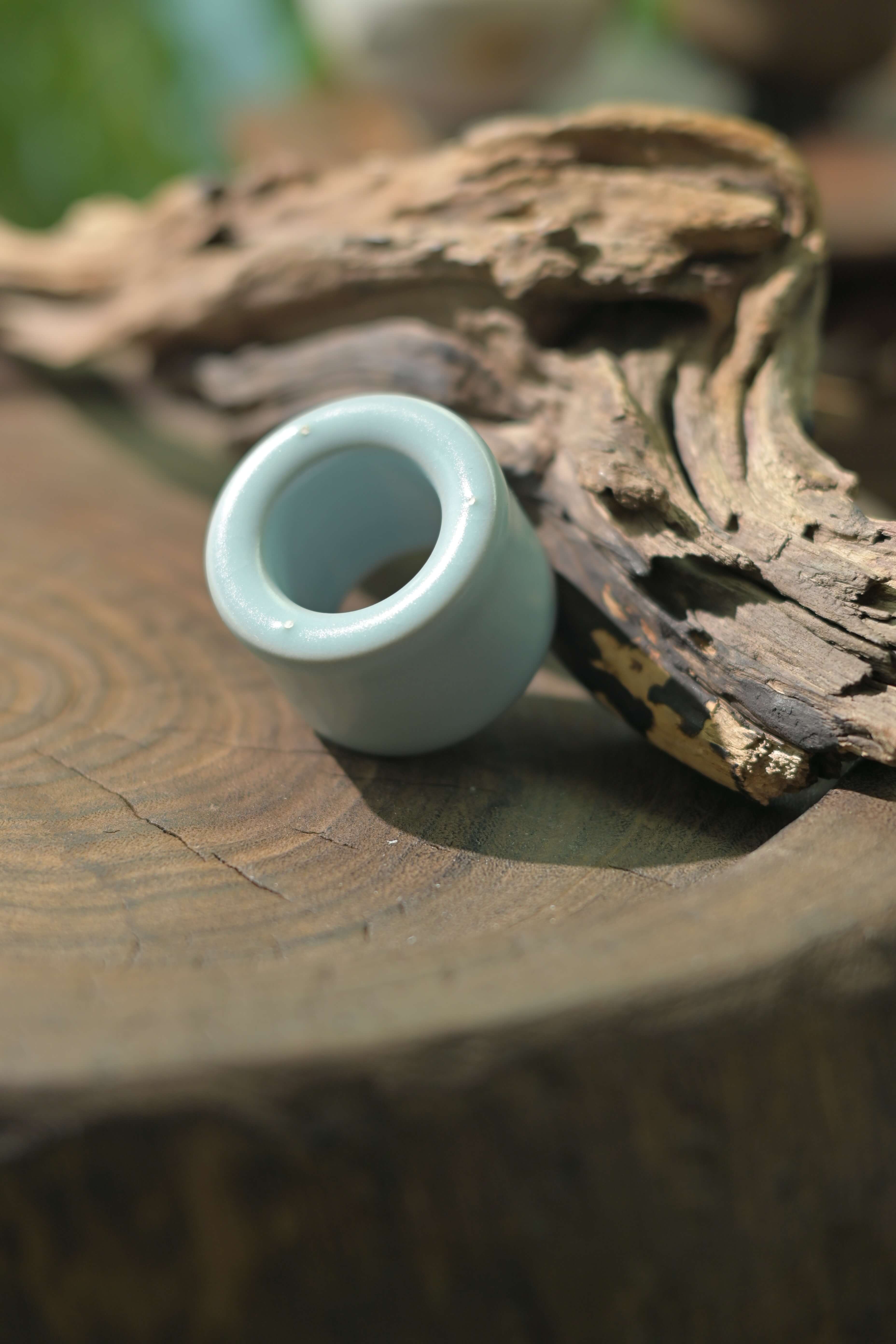 Kungfuyang Ru Ware Thumb Ring with Willow-Leaf Crackle Glaze, product view 4