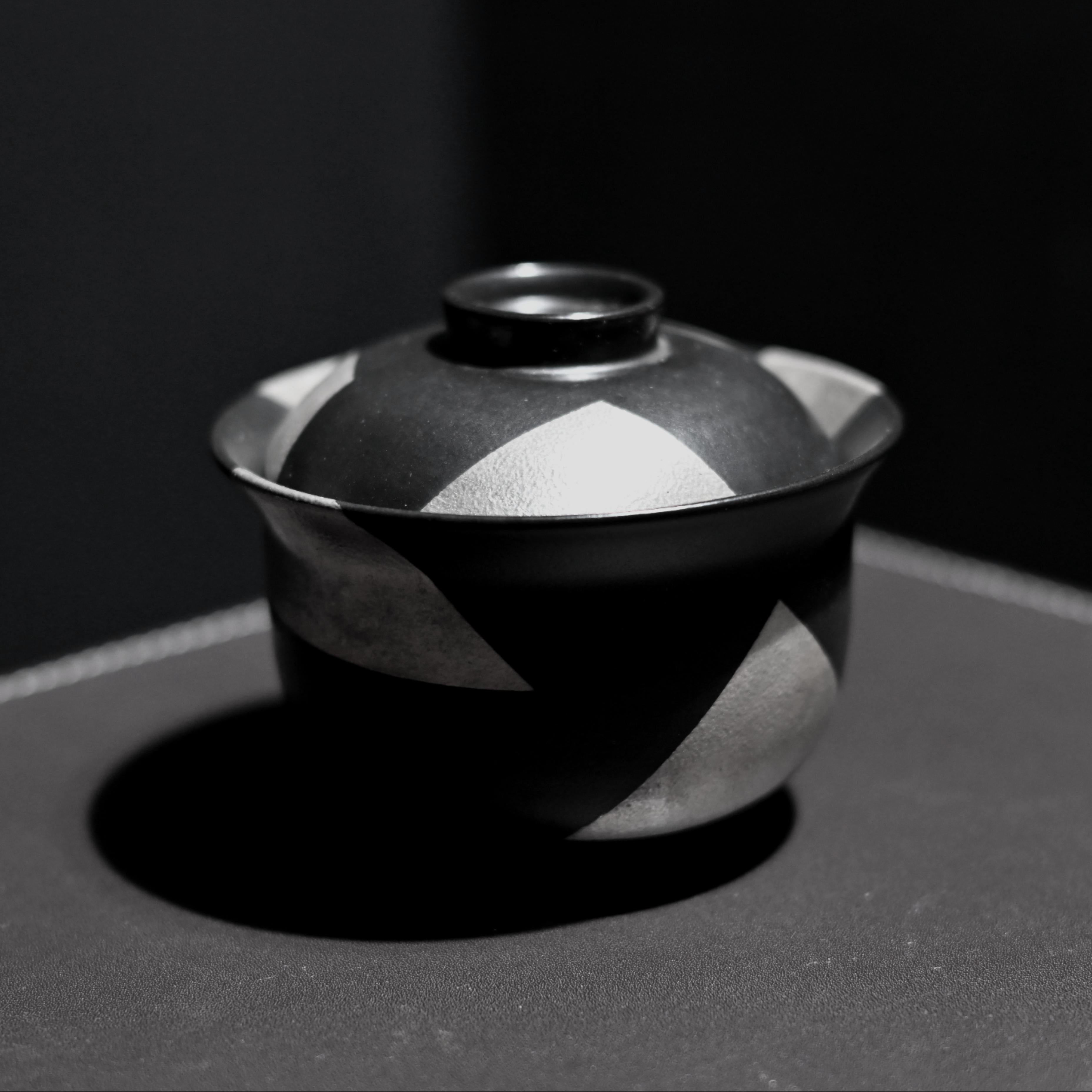 Kungfuyang Unique Piece Silver-glazed Irregular Geometric Black-and-white, product view 3