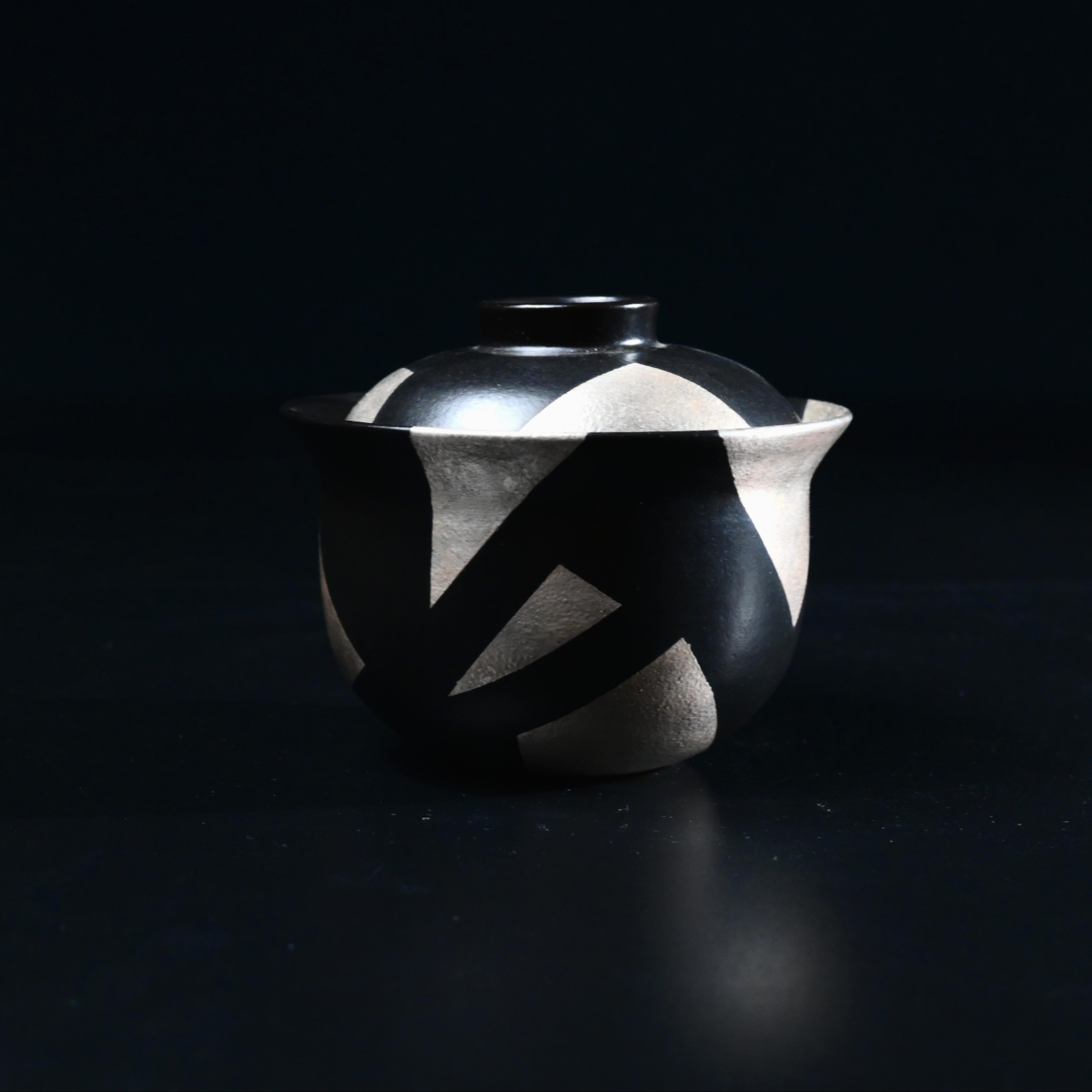 Kungfuyang Unique Piece Silver-glazed Irregular Geometric Black-and-white, product view 1