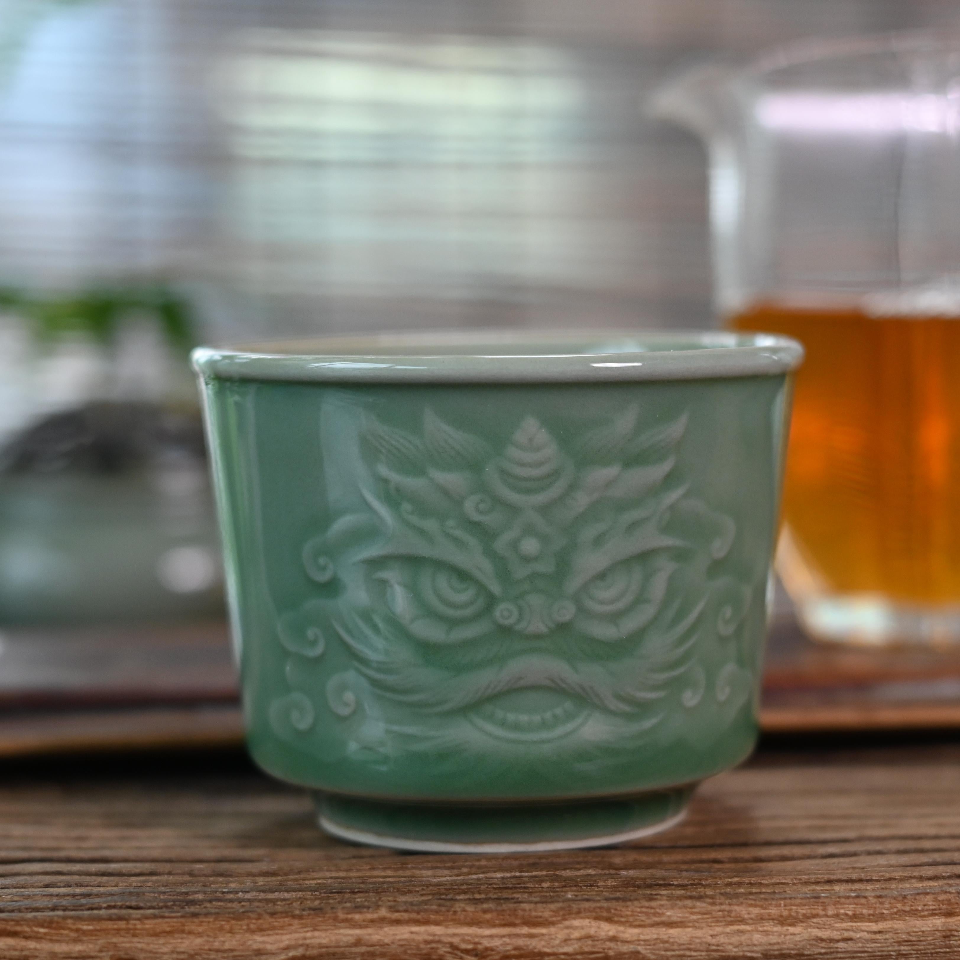 Kungfuyang Longquan Celadon Martial Lion Design Hand-carved Host Teacup, product view 4