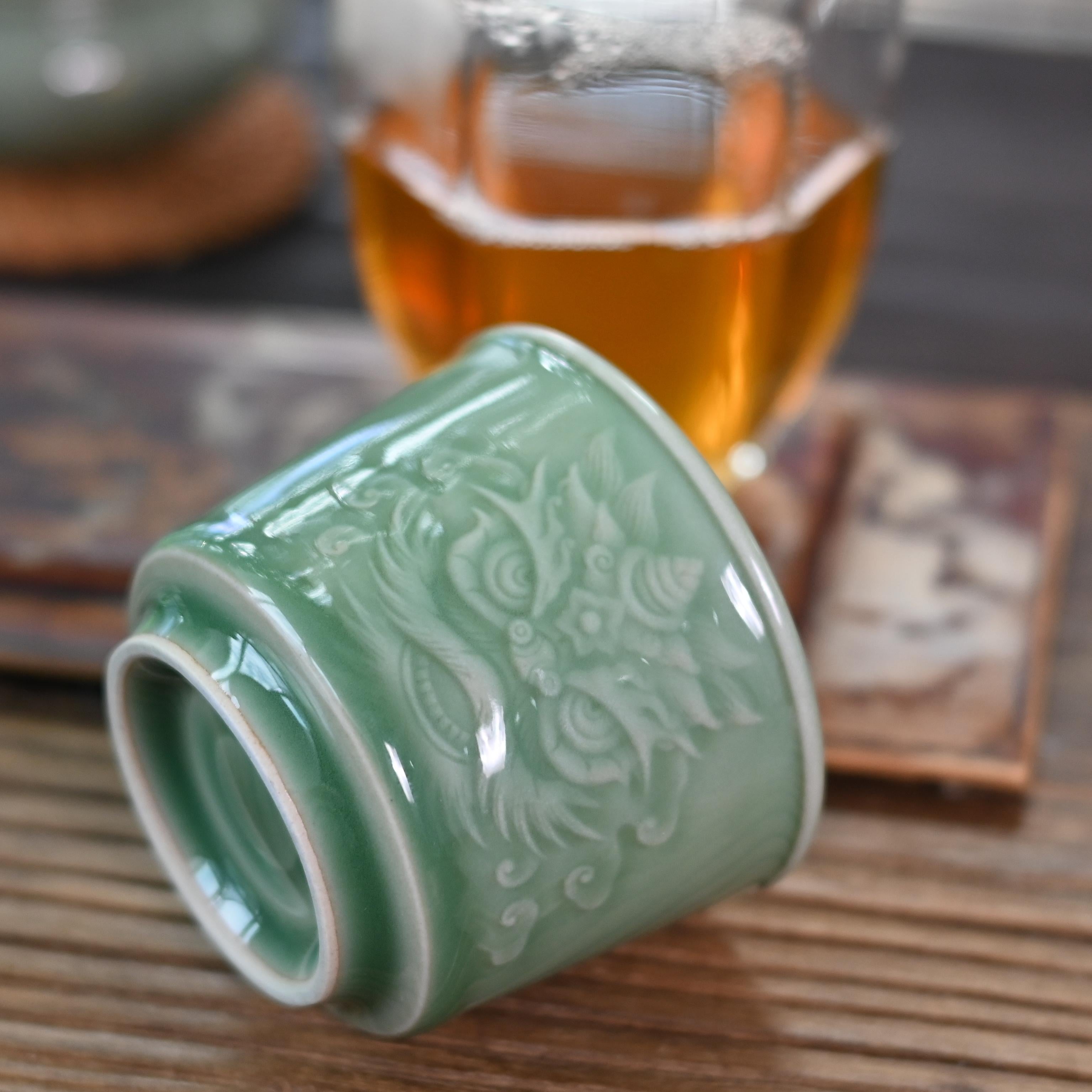 Kungfuyang Longquan Celadon Martial Lion Design Hand-carved Host Teacup, product view 5