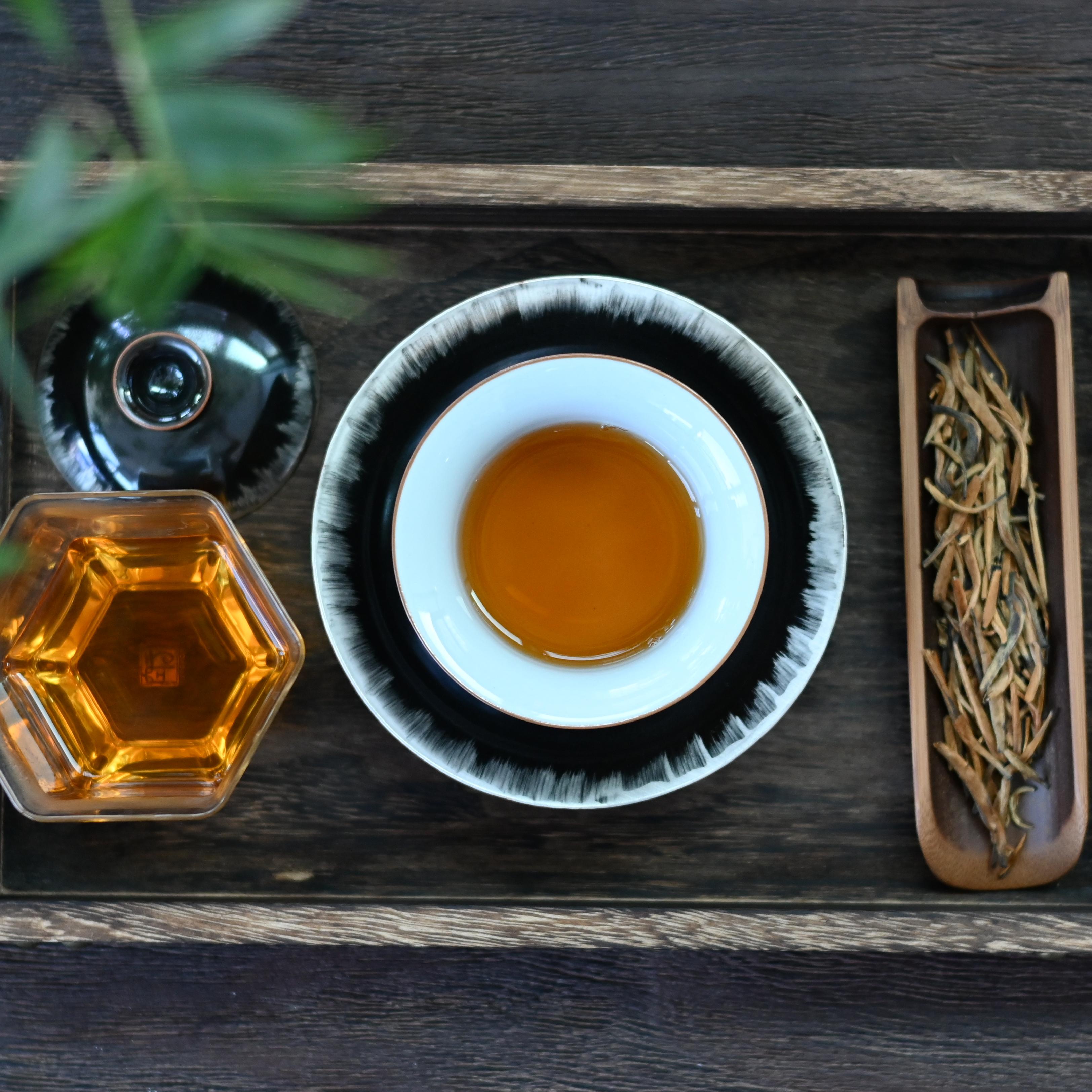 Kungfuyang Silver-glazed Black and White Gaiwan with Saucer, product view 7