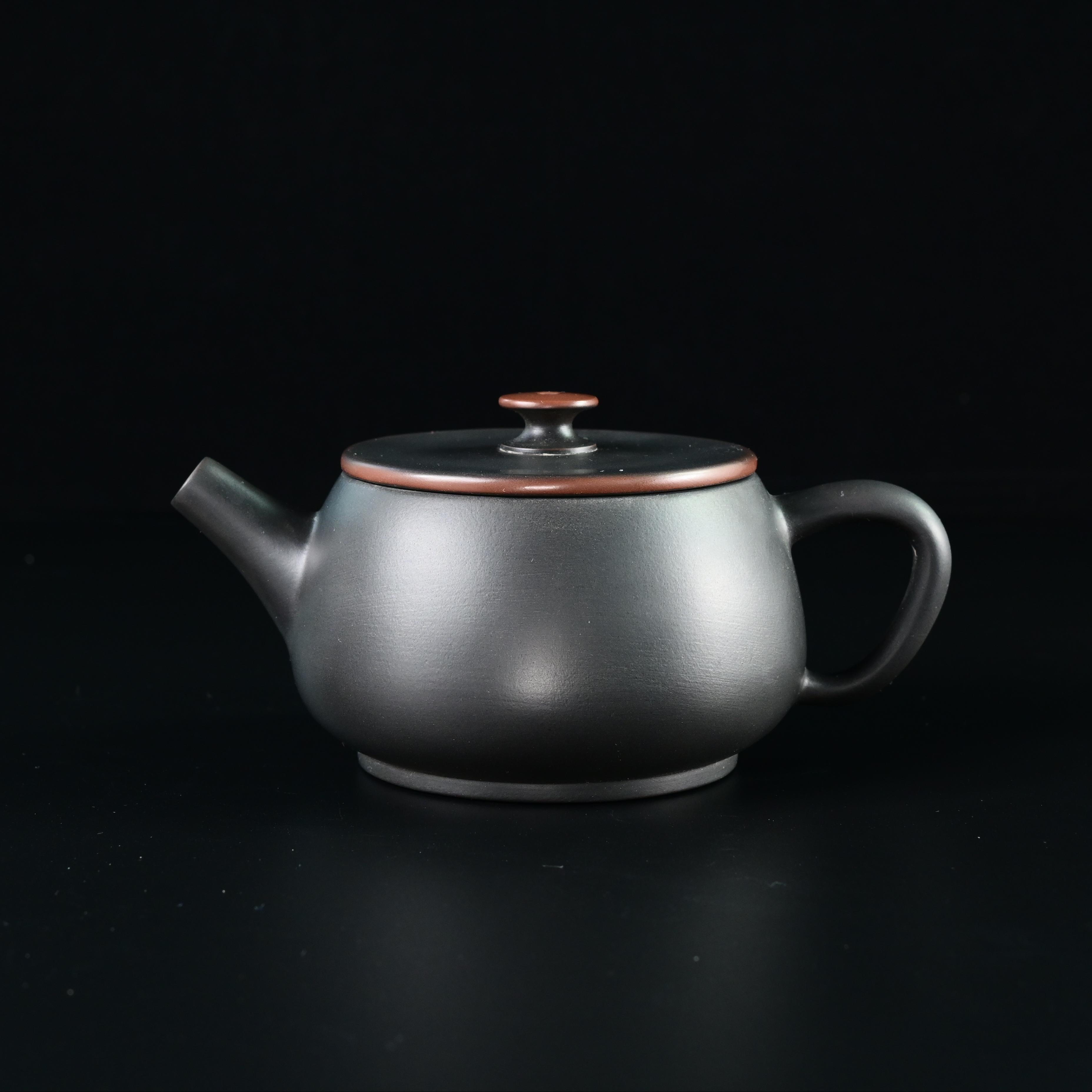 Kungfuyang Purple Clay from Jianshui Han-style Teapot, product view 1