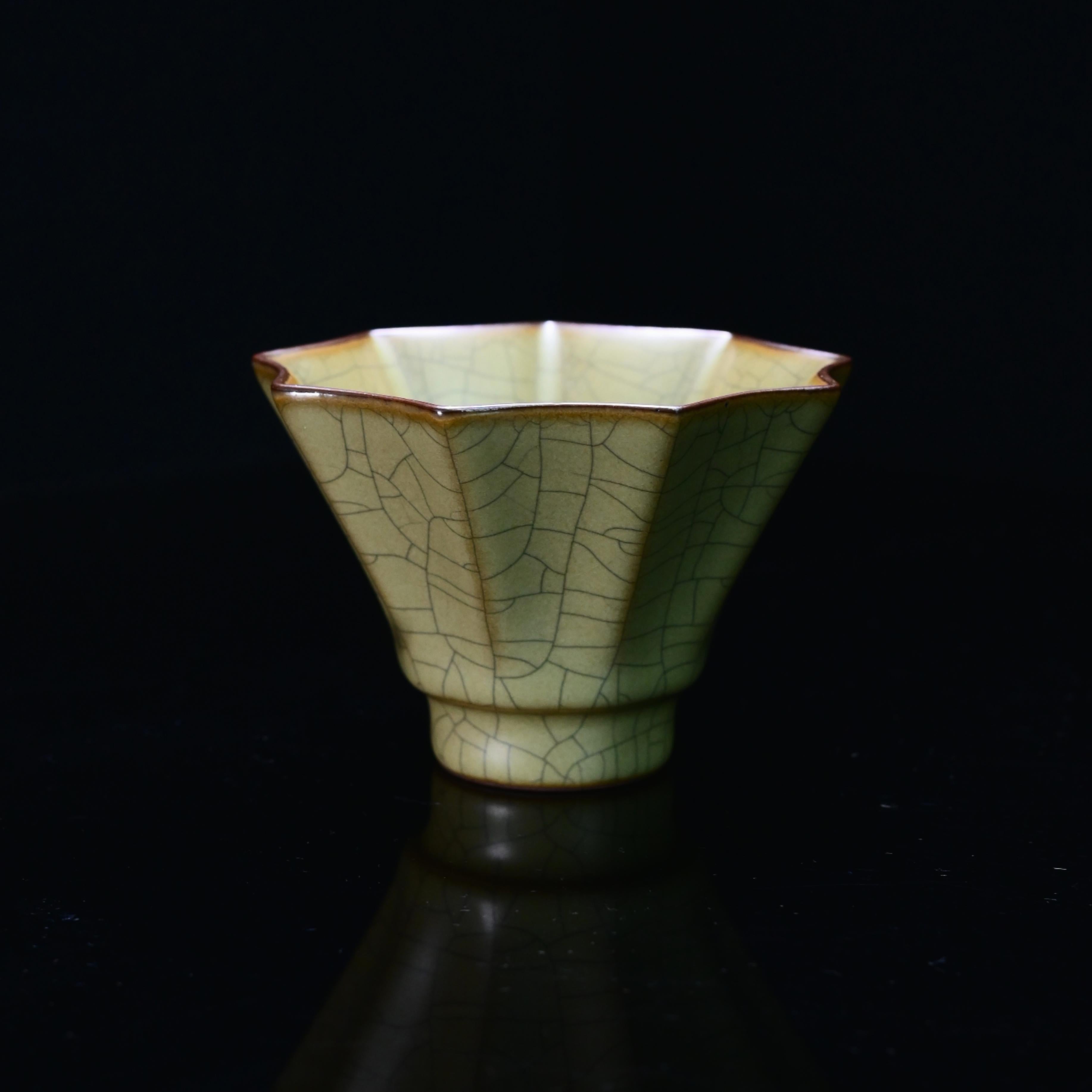 Kungfuyang Longquan Celadon – Ge Kiln Enneagon Flower Shape Host Teacup, product view 1