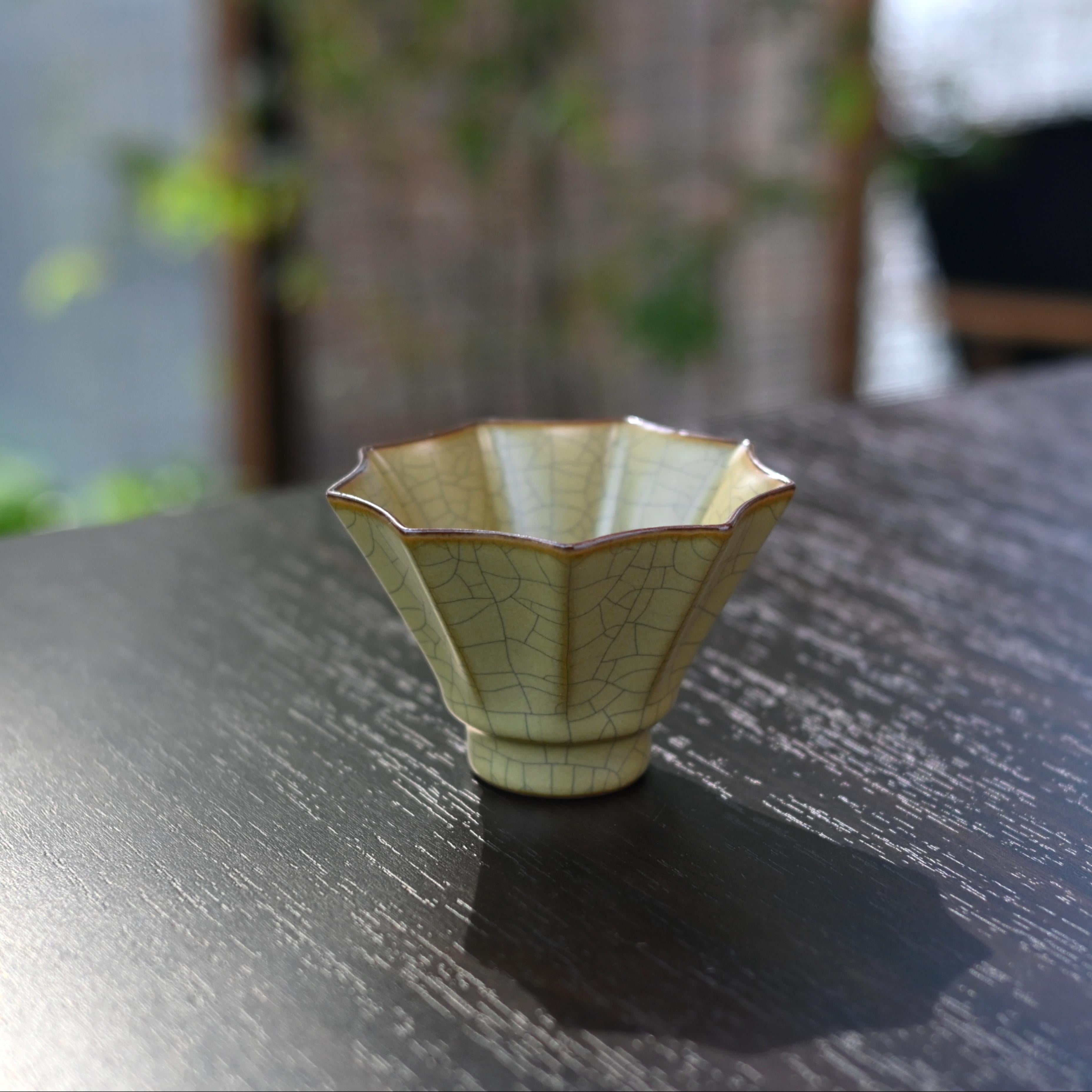 Kungfuyang Longquan Celadon – Ge Kiln Enneagon Flower Shape Host Teacup, product view 7