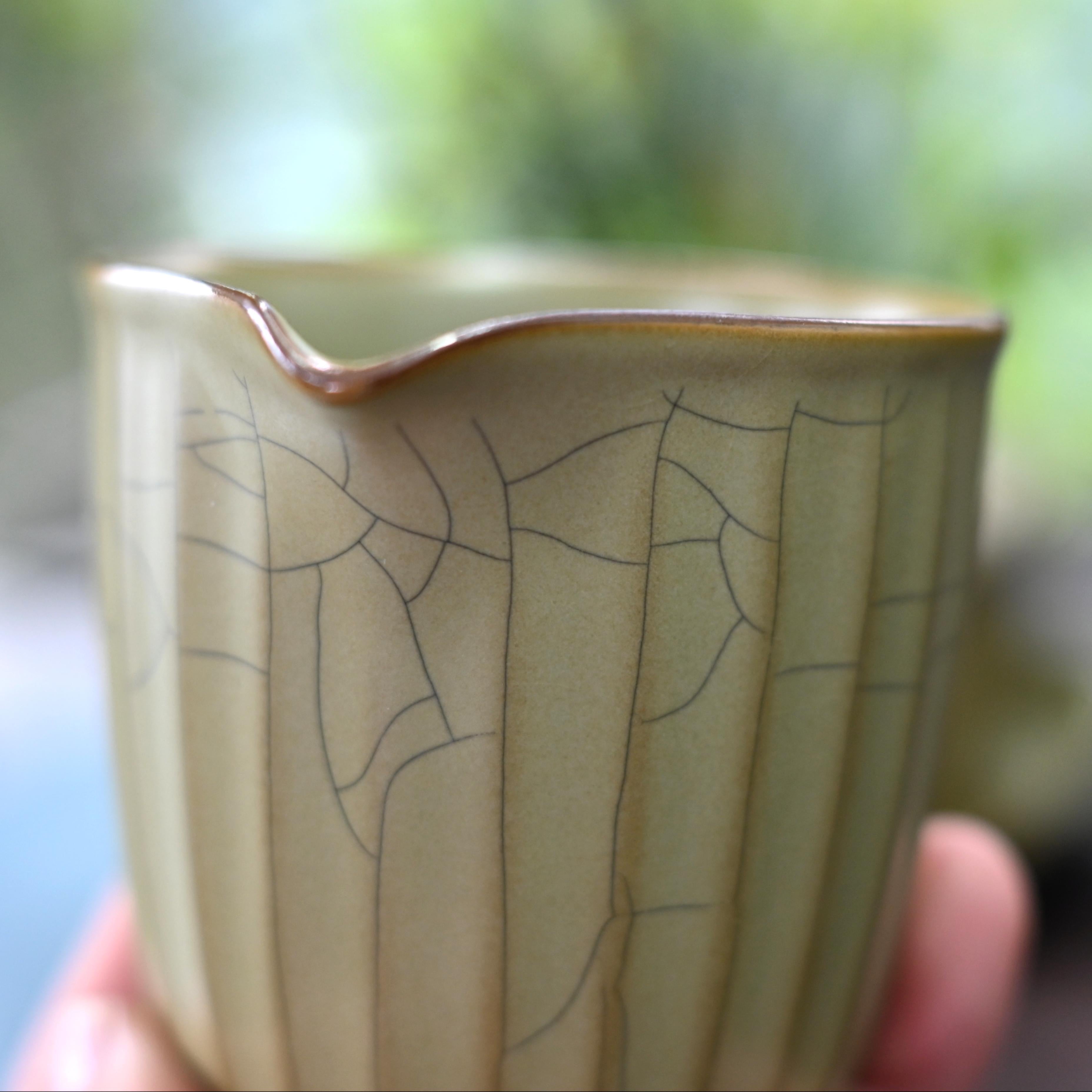 Kungfuyang Celadon-Ge Kiln Tea Pitcher(Fairness Cup) Crackle Pattern Tea, product view 3