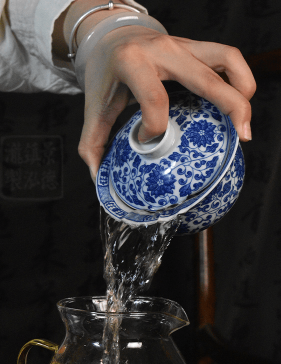 GPduKZdq m 3a290b8d0f6f6b5c74e0eb62003fb40 – Jingdezhen Blue and White Lotus Scrolling Pattern Tea Set by Kungfuyang