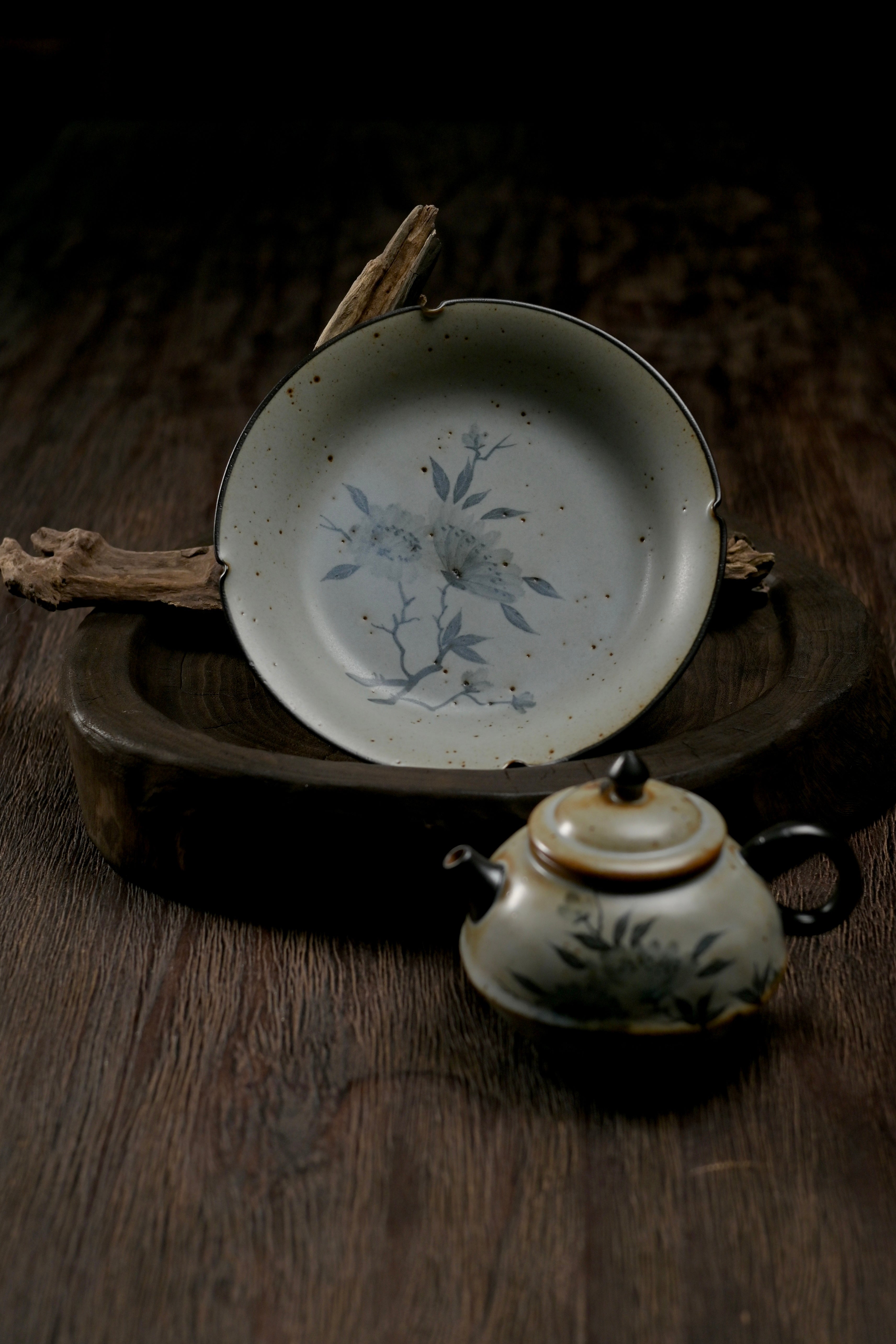 Tea tray – Small-Size Retro Hand-Painted Peony Teapot with Drip Tray by Kungfuyang