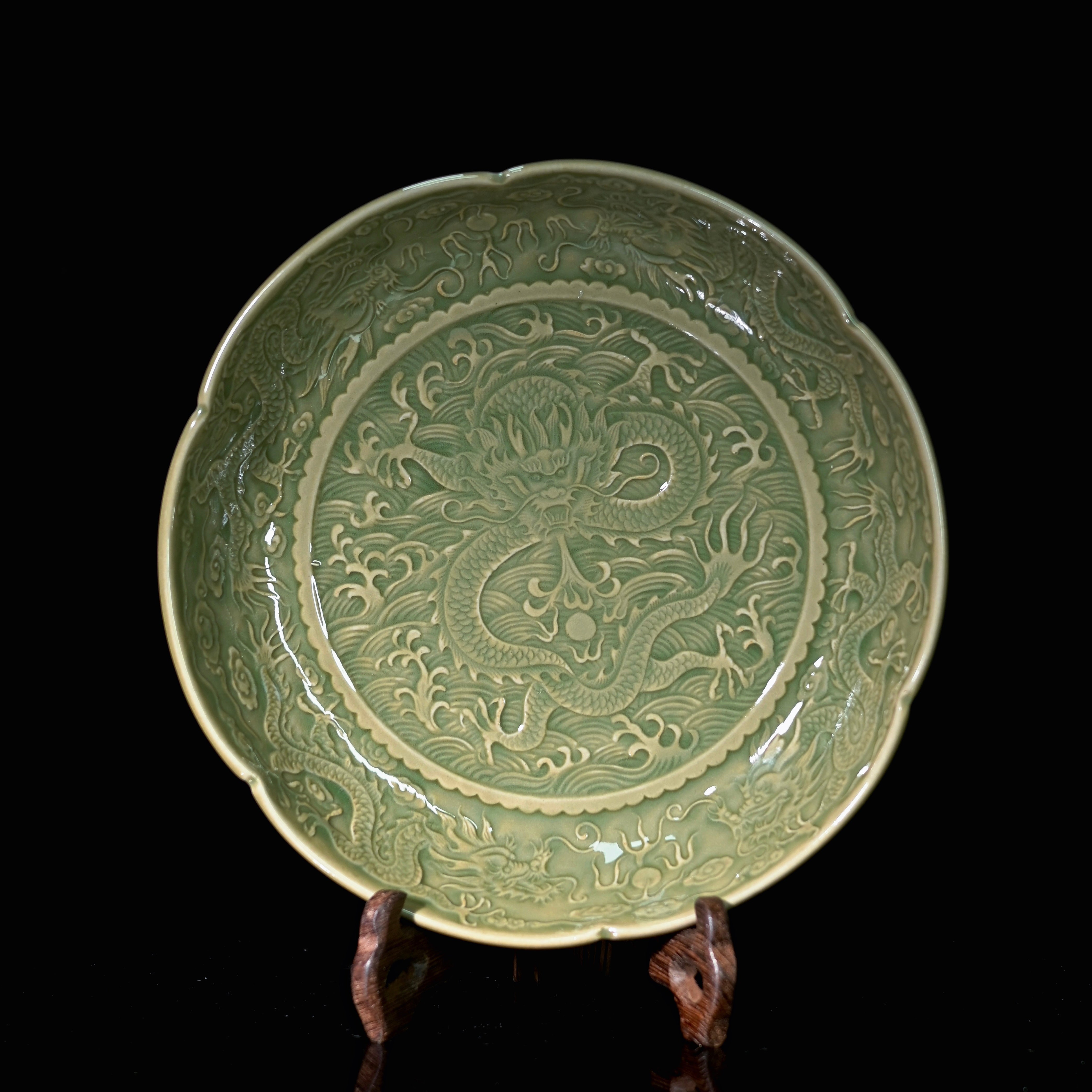 2580 21 31d7ae1b 4af5 41e1 b90a – Celadon Yaozhou Olive-Green Glaze Embossment Teapot Plate by Kungfuyang