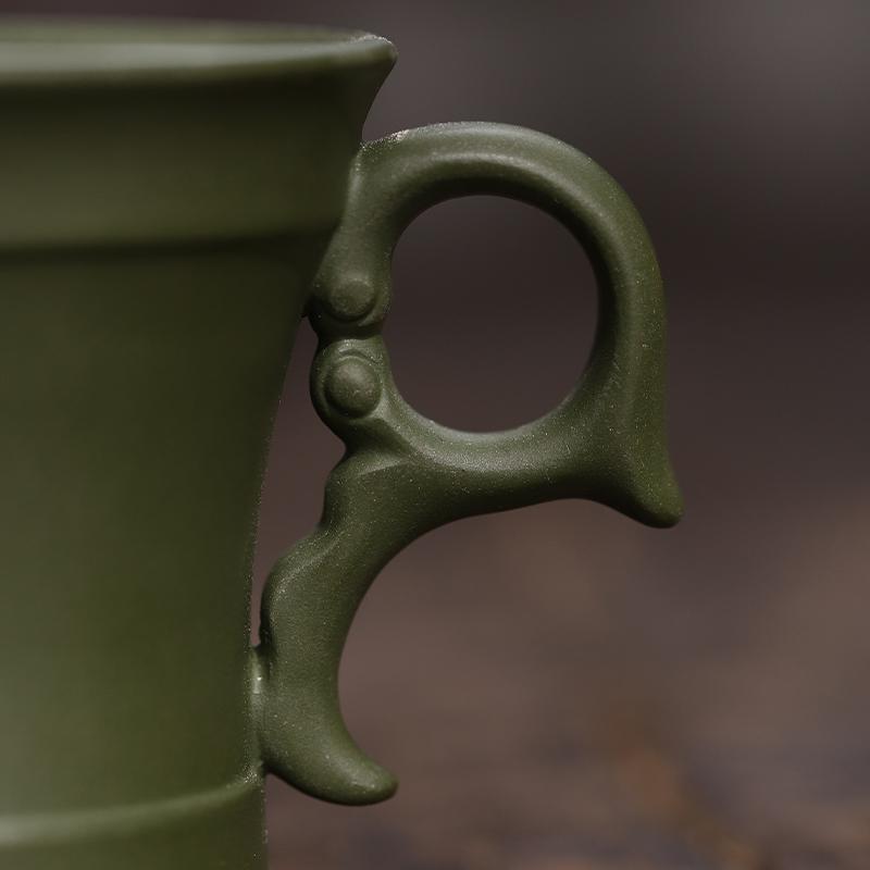 Soft patina development through extended use, documenting the passage of time in the clay's surface by Kungfuyang