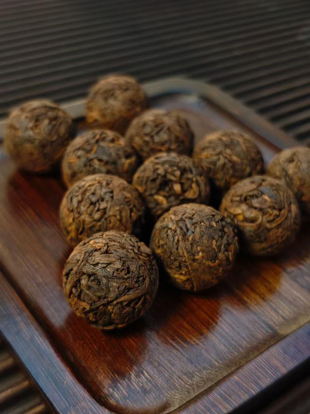 2012 bingdao ancient tree dragon pearl – 2012 Bingdao Ancient Tree Dragon Pearl Ripe Pu-erh Tea by Kungfuyang, view 3-2