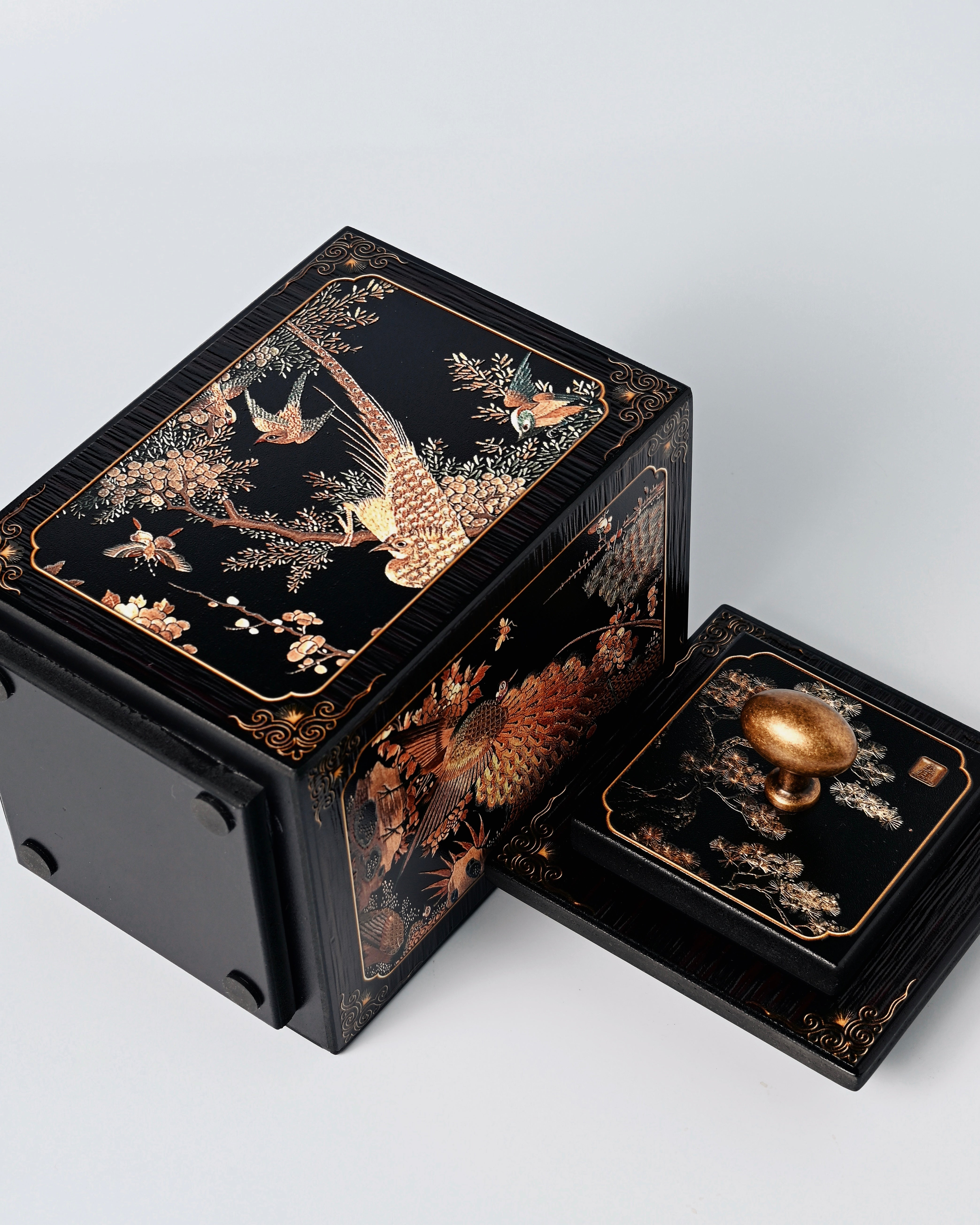bamboo charcoal bird tea container – Retro 'Hundred Birds Worshipping Phoenix' Tea Caddy by Kungfuyang