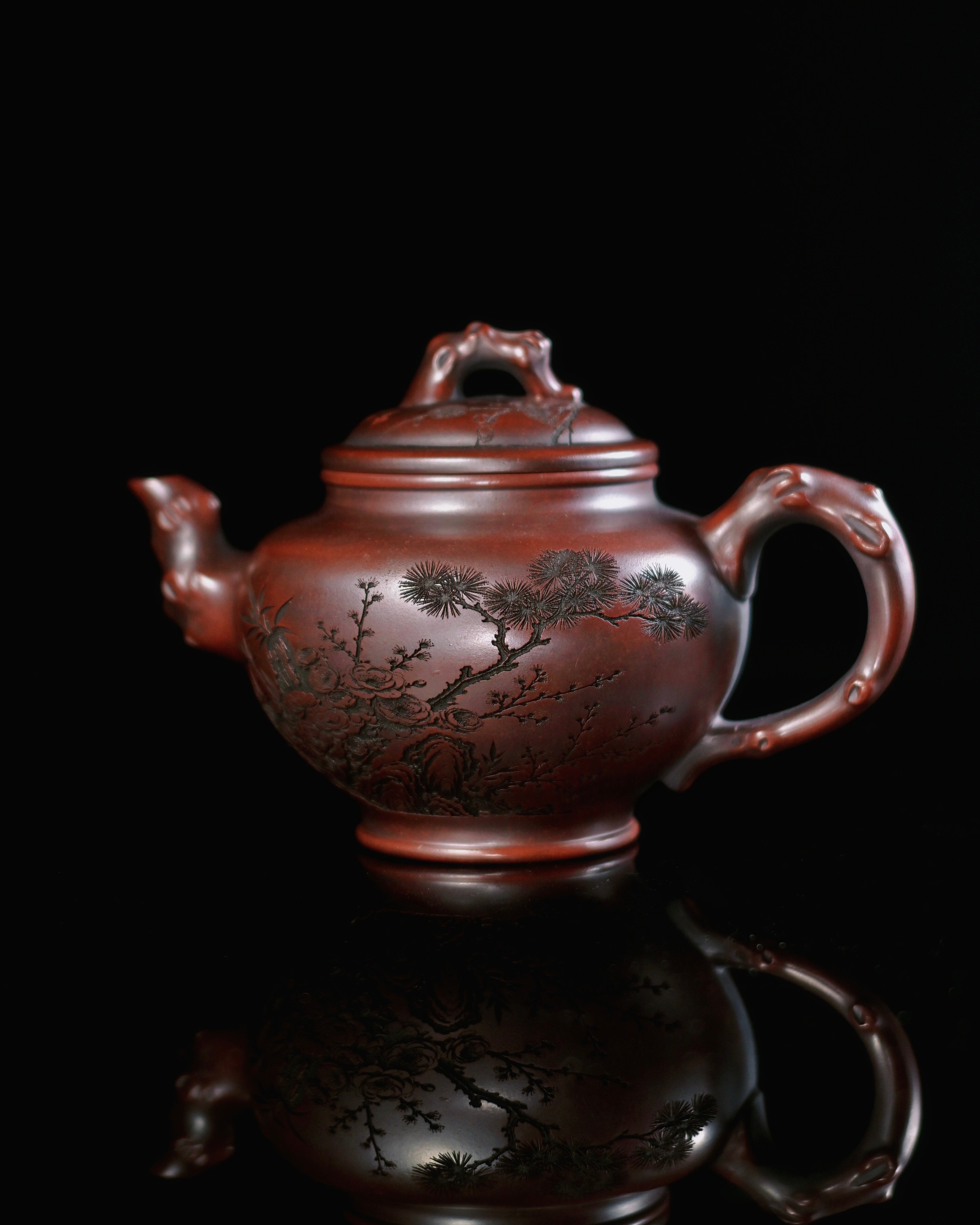 Serving aged white tea like Shou Mei where the clay enhances the mellow, sweet notes by Kungfuyang